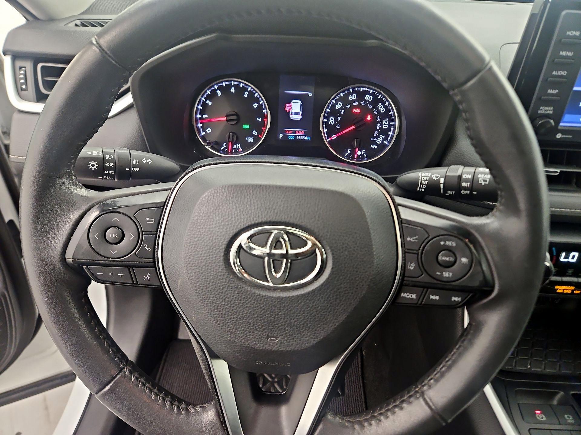 Thumbnail: 2020 Toyota RAV4 - 10