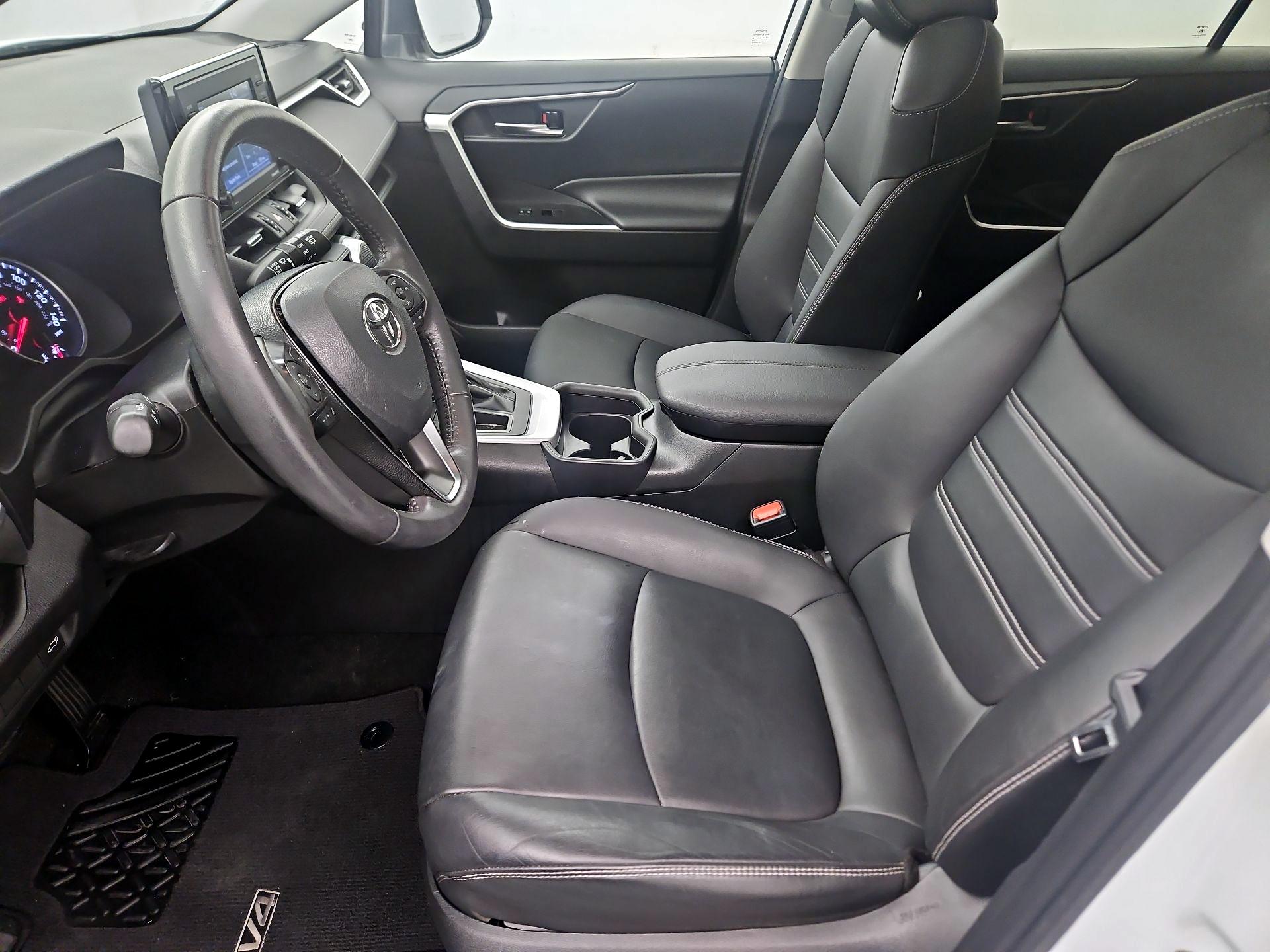 Thumbnail: 2020 Toyota RAV4 - 11