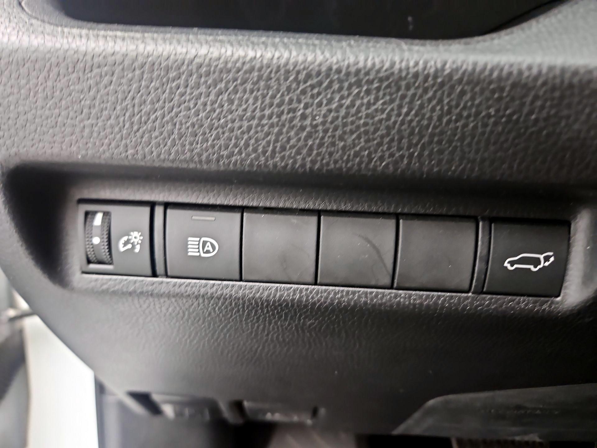 Thumbnail: 2020 Toyota RAV4 - 13