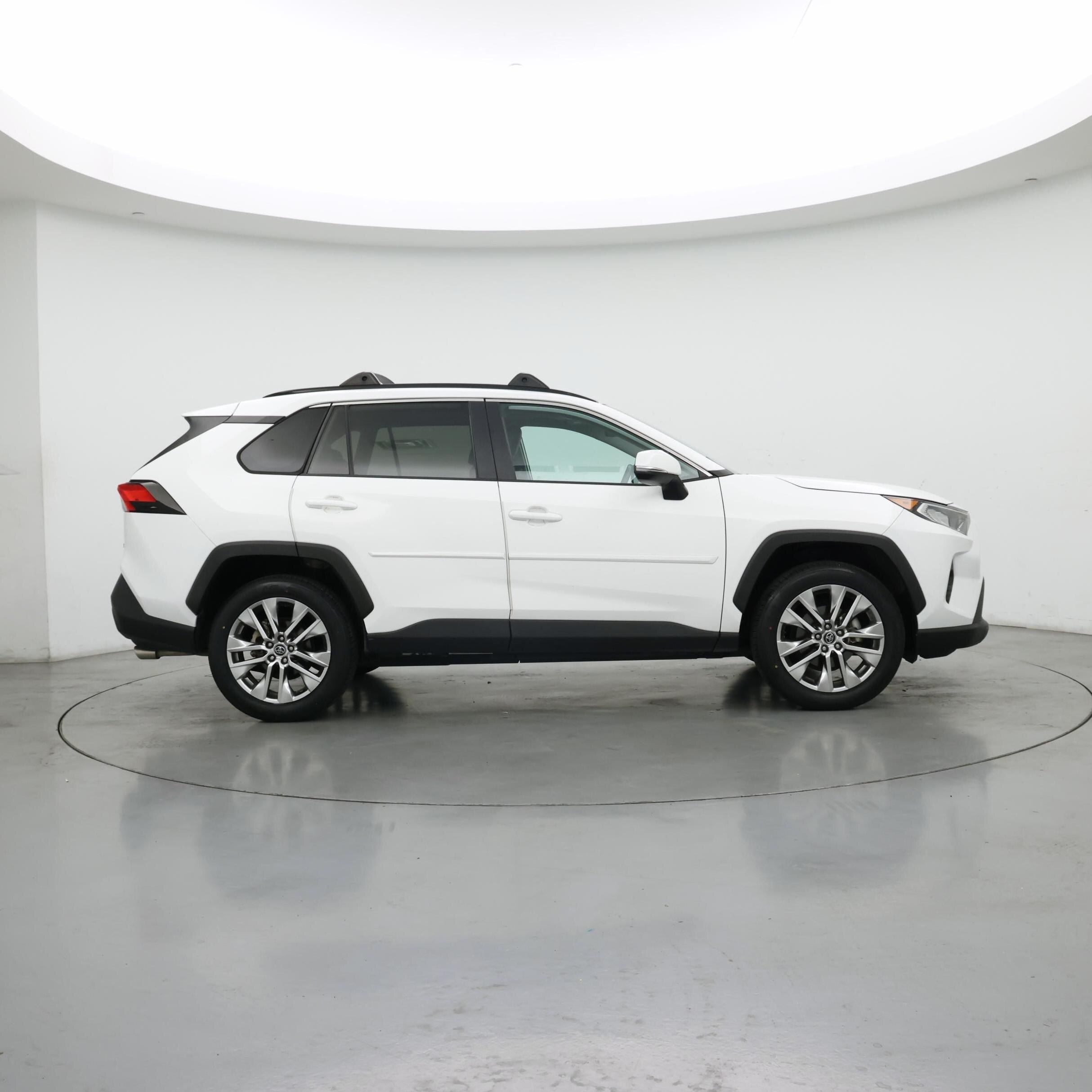 Thumbnail: 2020 Toyota RAV4 - 7