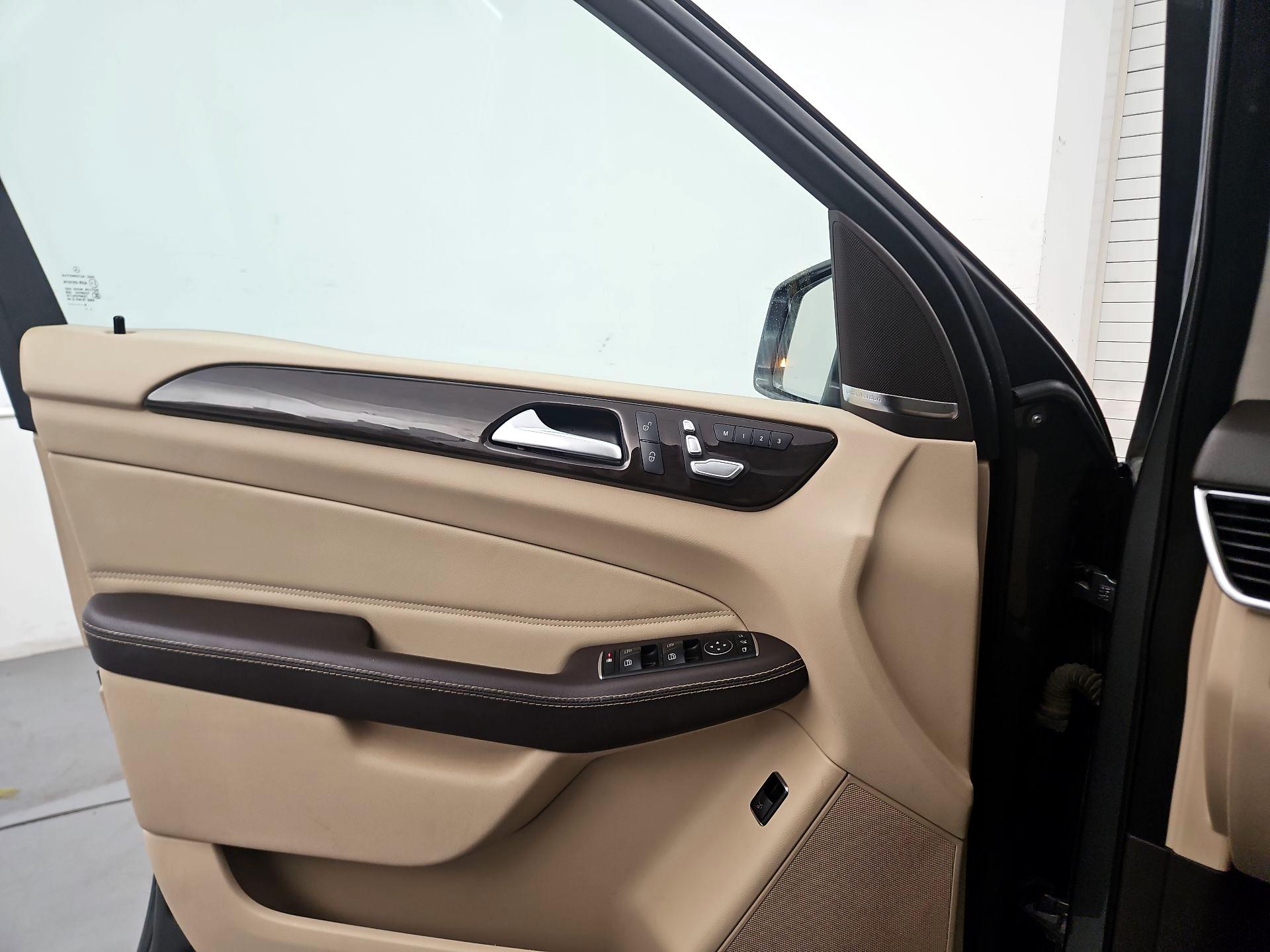 Thumbnail: 2017 Mercedes-Benz GLE - 12