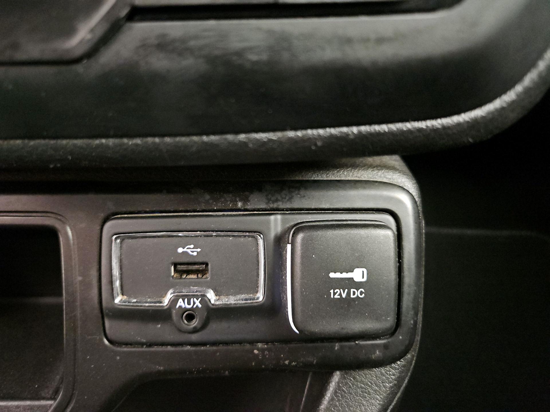 Thumbnail: 2020 Jeep Renegade - 19