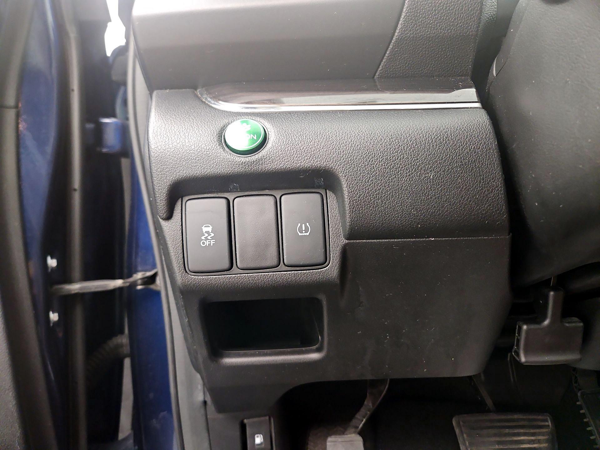 Thumbnail: 2016 Honda CR-V - 13