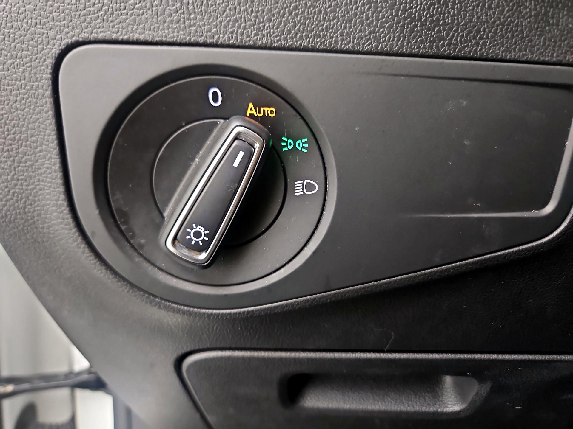 Thumbnail: 2019 Volkswagen Tiguan - 13