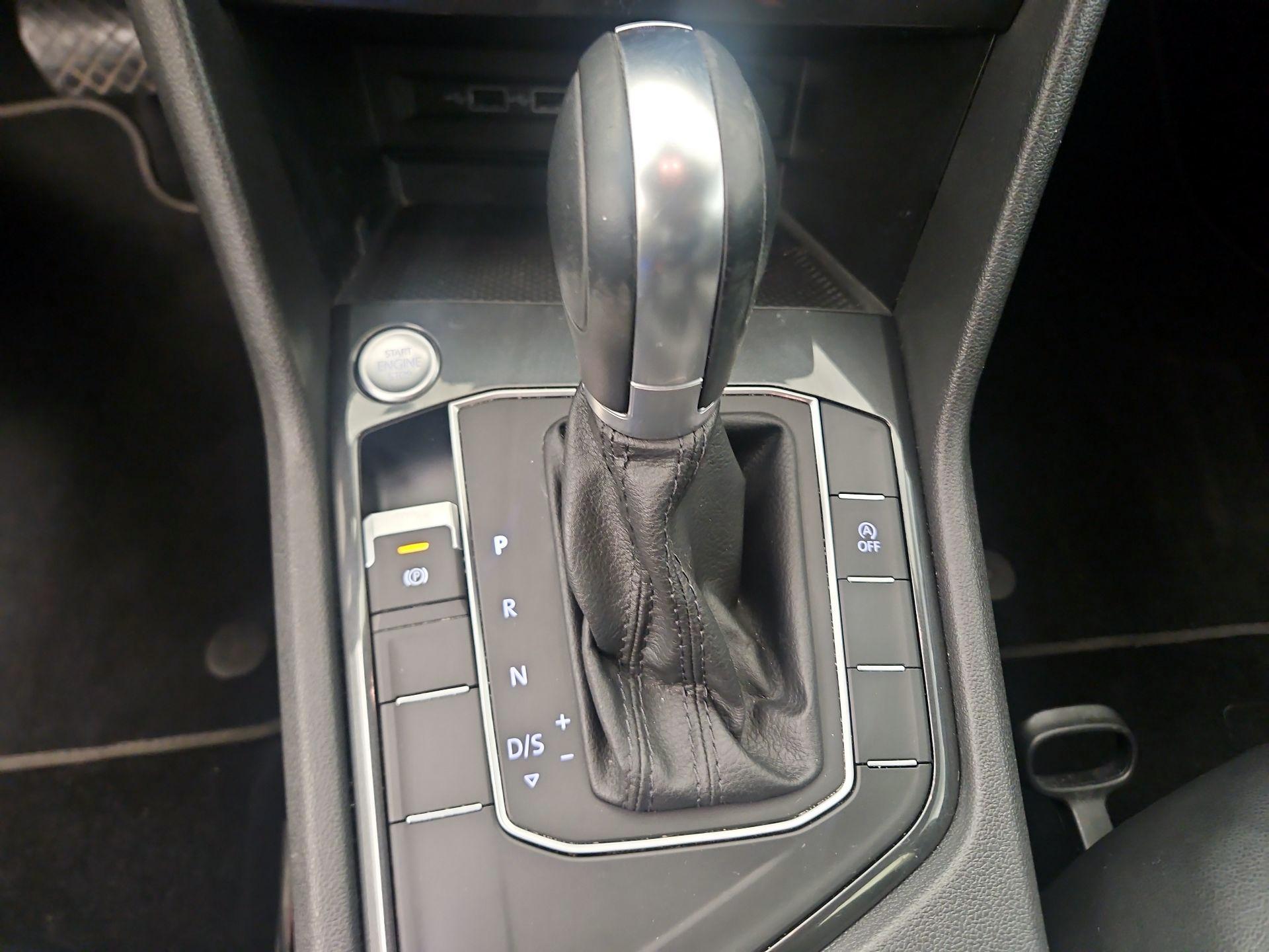 Thumbnail: 2019 Volkswagen Tiguan - 17