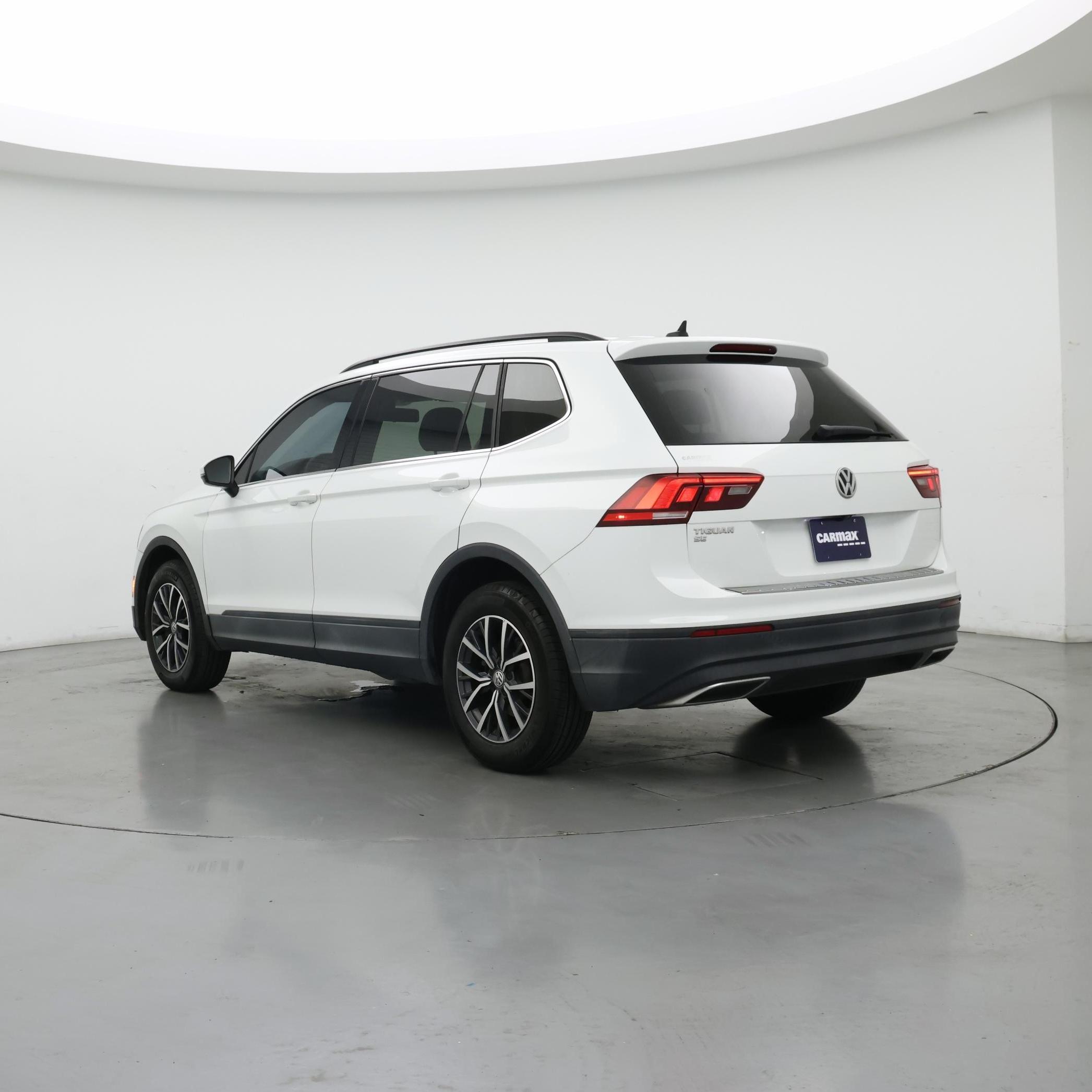 Thumbnail: 2019 Volkswagen Tiguan - 2