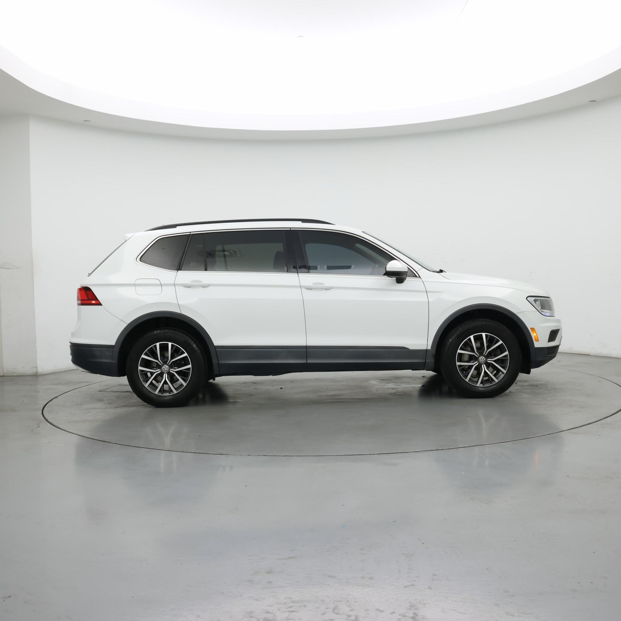 Thumbnail: 2019 Volkswagen Tiguan - 7
