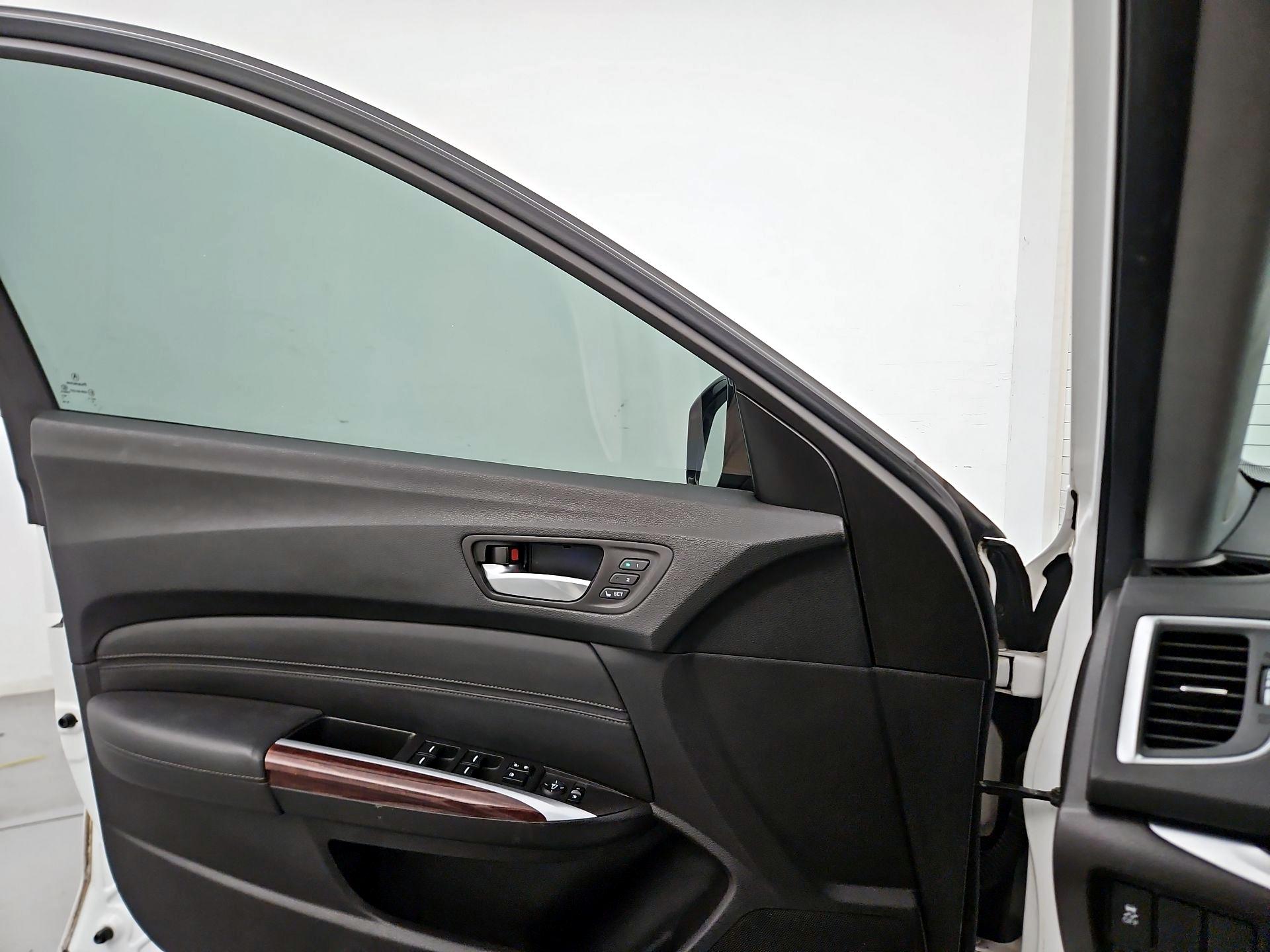 Thumbnail: 2015 Acura TLX - 12