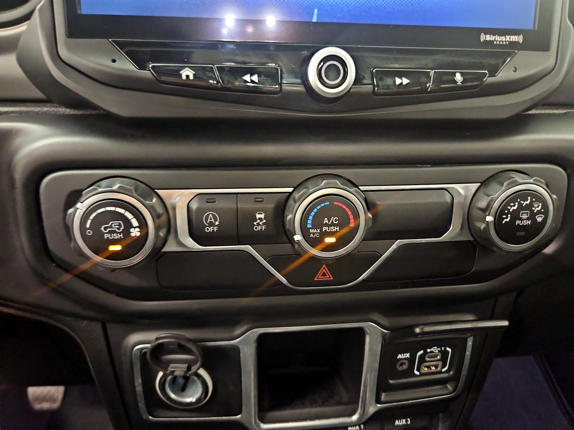 Thumbnail: 2021 Jeep Gladiator - 14
