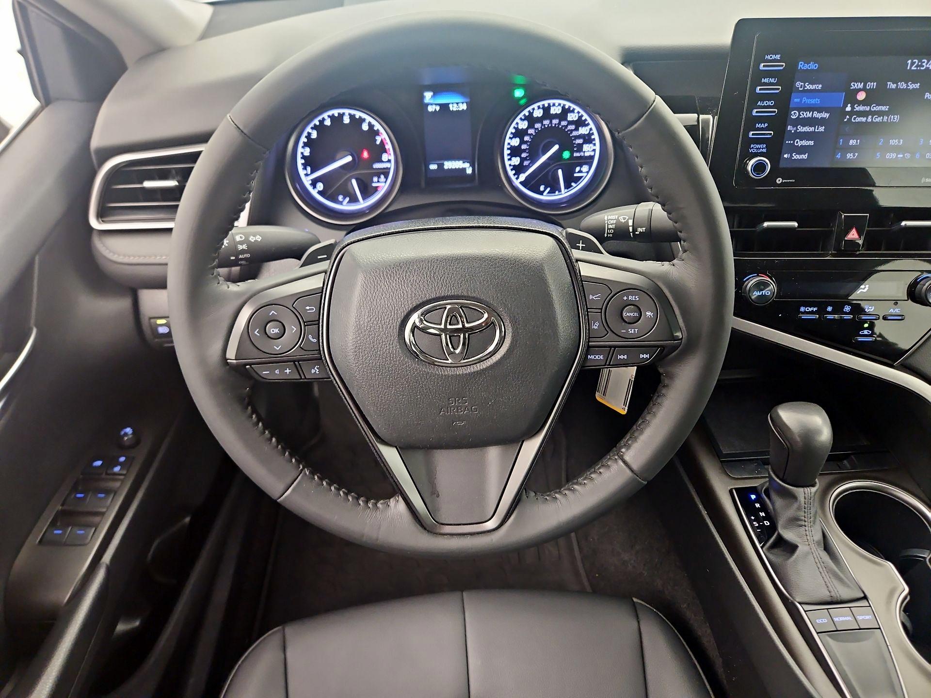 Thumbnail: 2023 Toyota Camry - 10