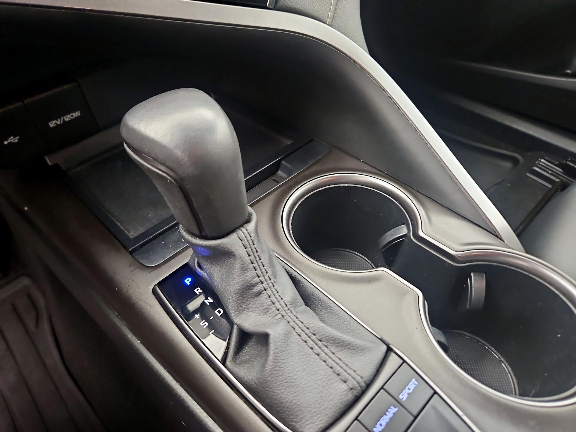 Thumbnail: 2023 Toyota Camry - 17