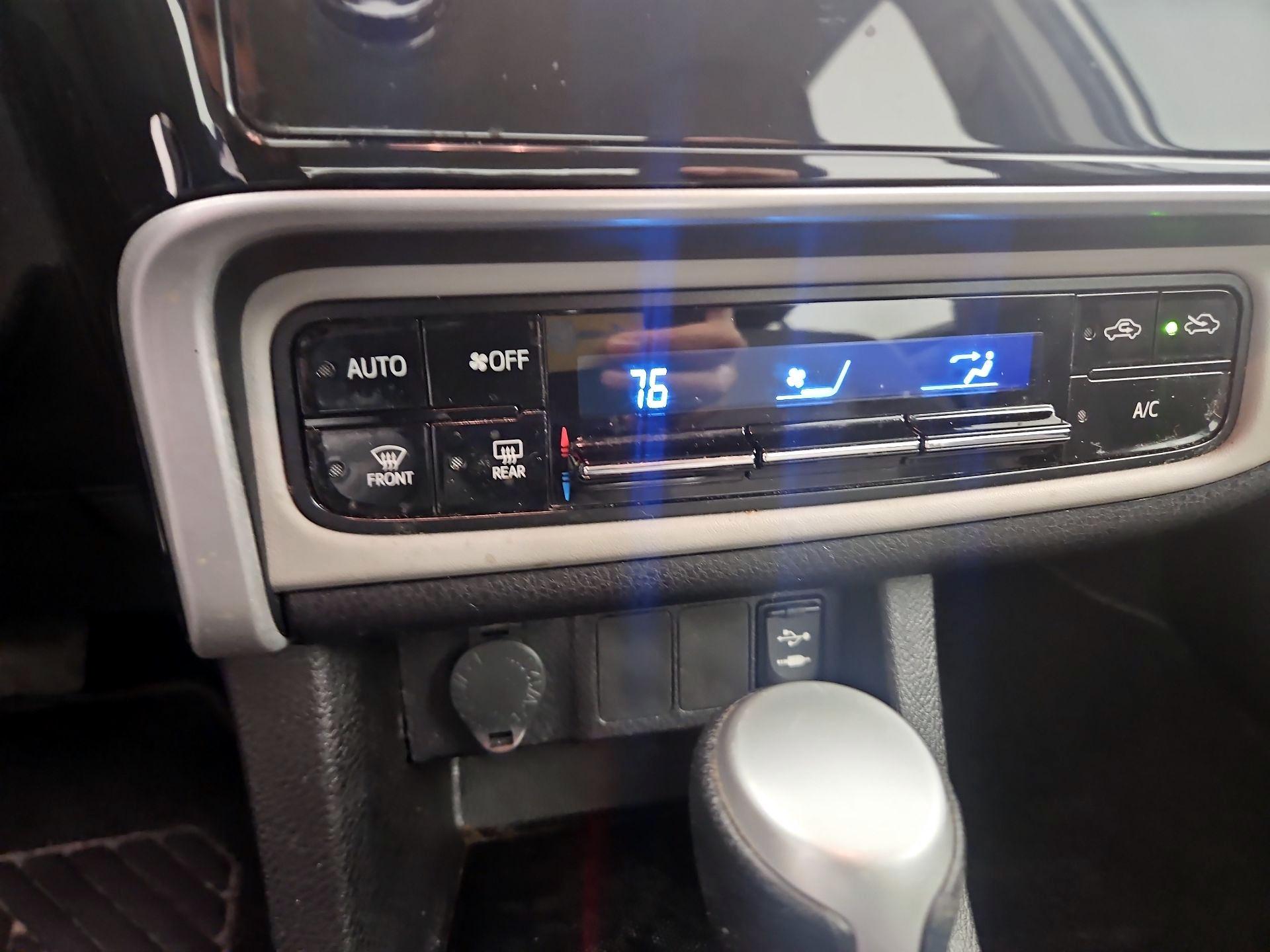 Thumbnail: 2019 Toyota Corolla - 16