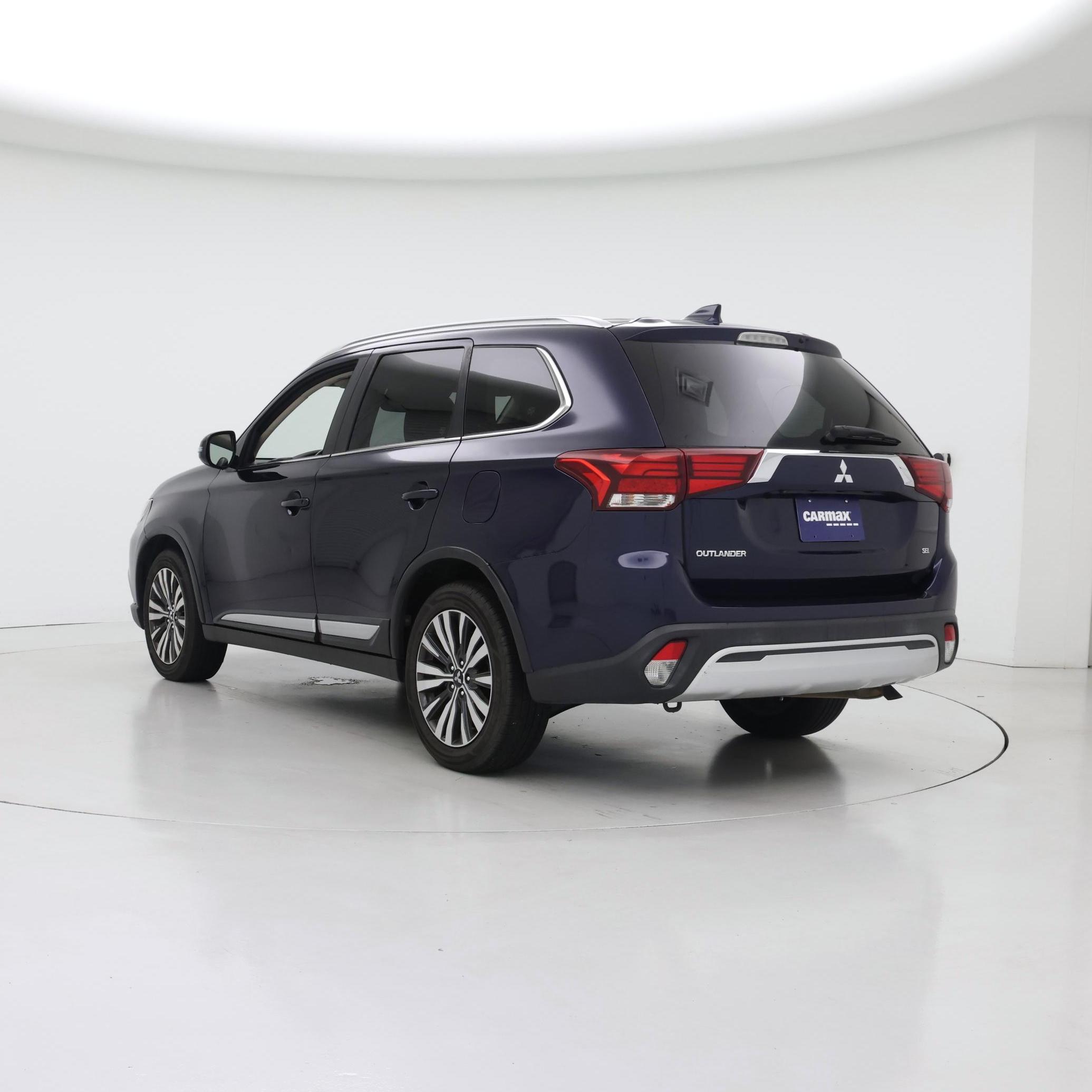 Thumbnail: 2020 Mitsubishi Outlander - 2