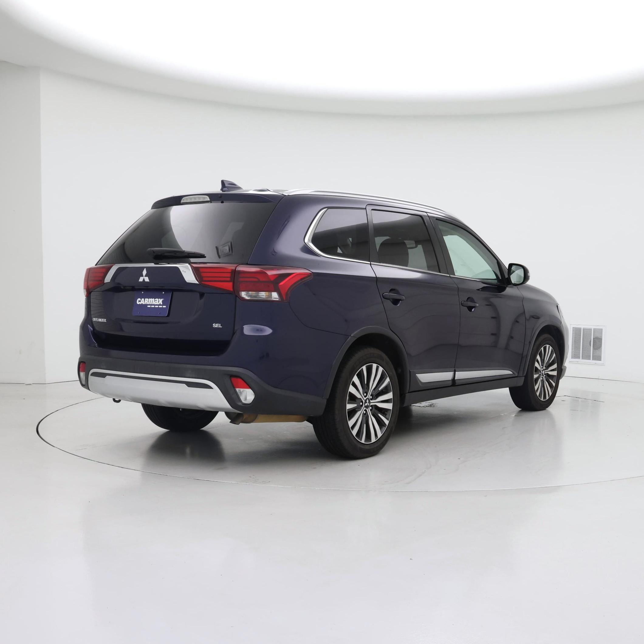 Thumbnail: 2020 Mitsubishi Outlander - 8