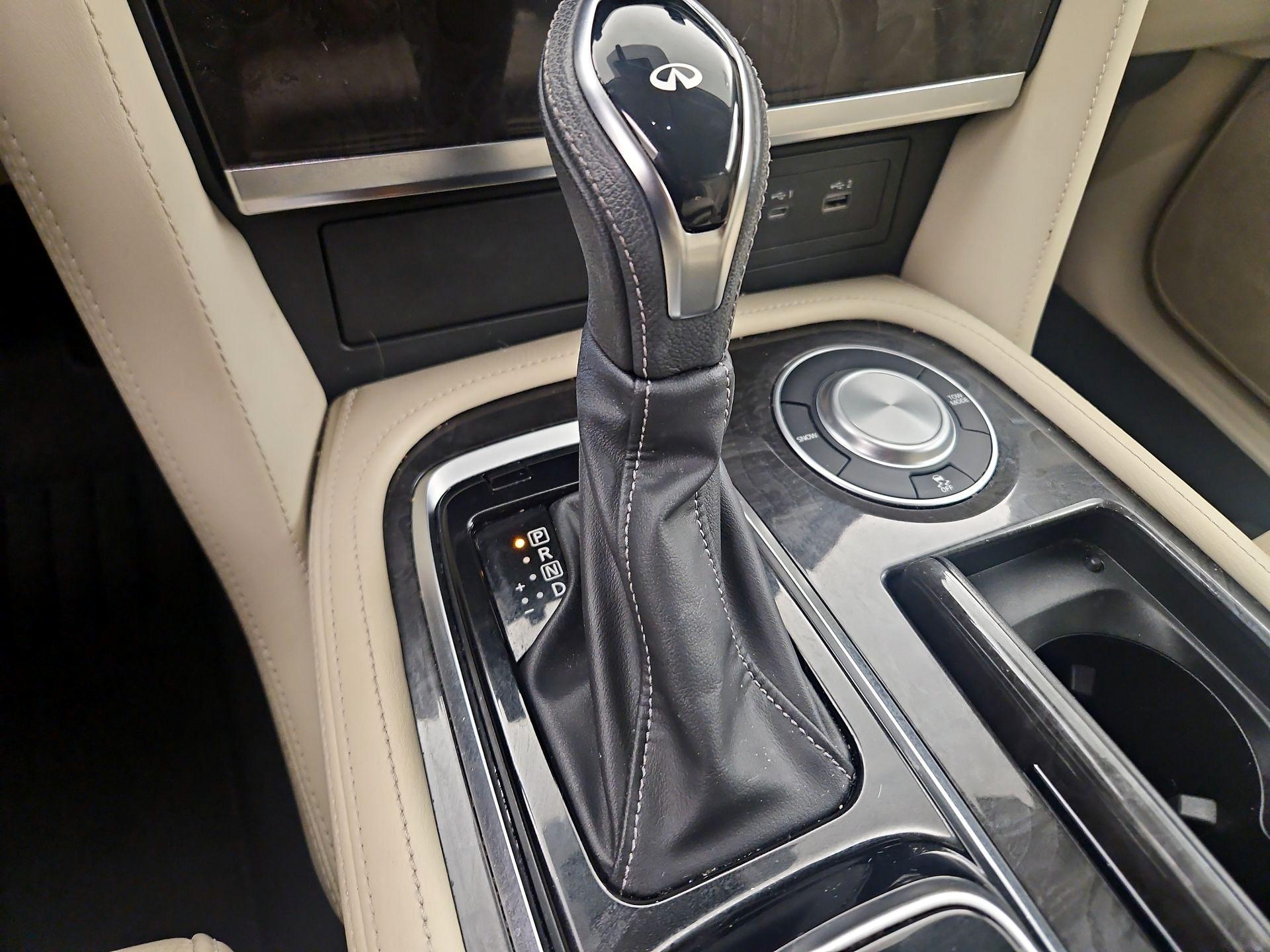 Thumbnail: 2022 INFINITI QX80 - 17