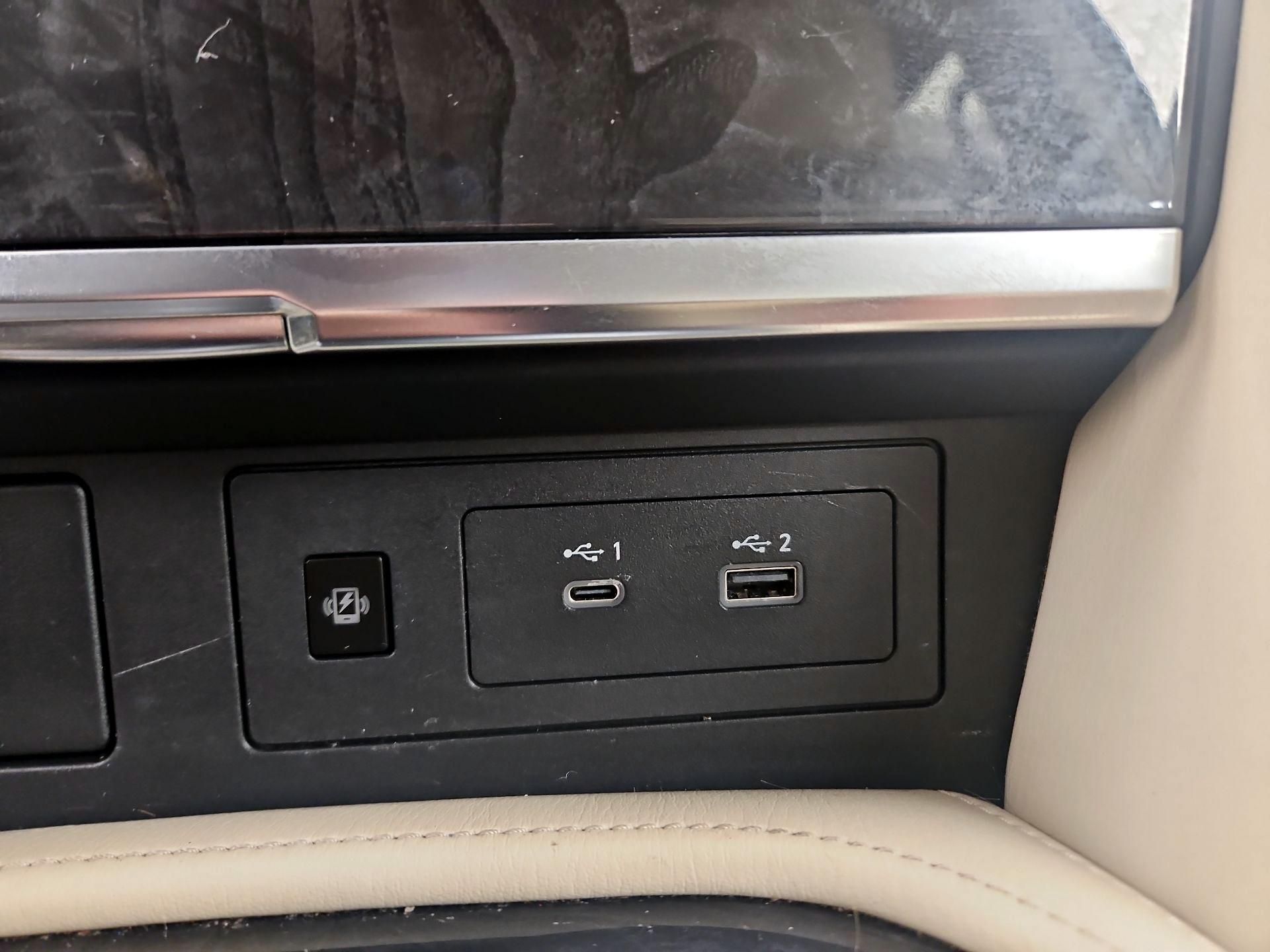 Thumbnail: 2022 INFINITI QX80 - 18