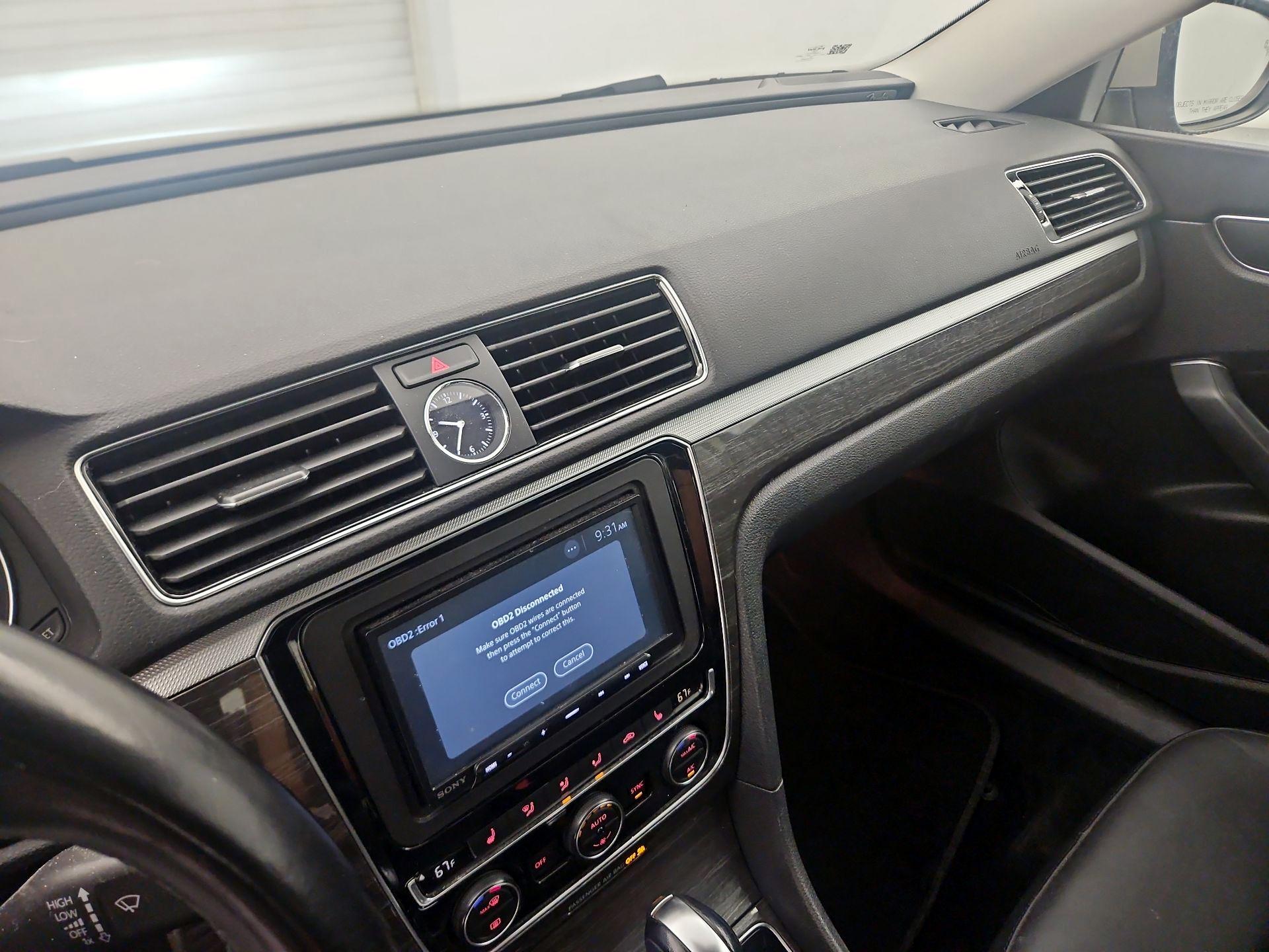 Thumbnail: 2017 Volkswagen Passat - 13