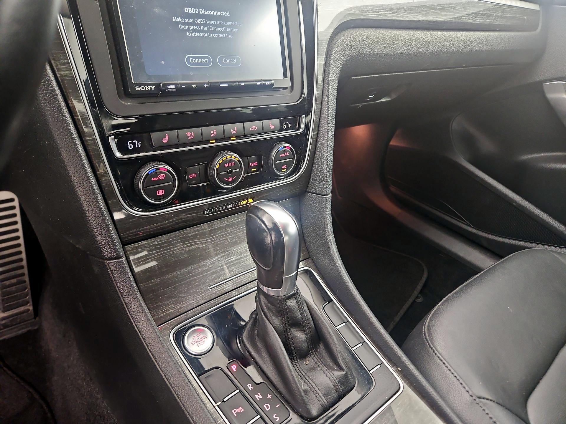 Thumbnail: 2017 Volkswagen Passat - 15