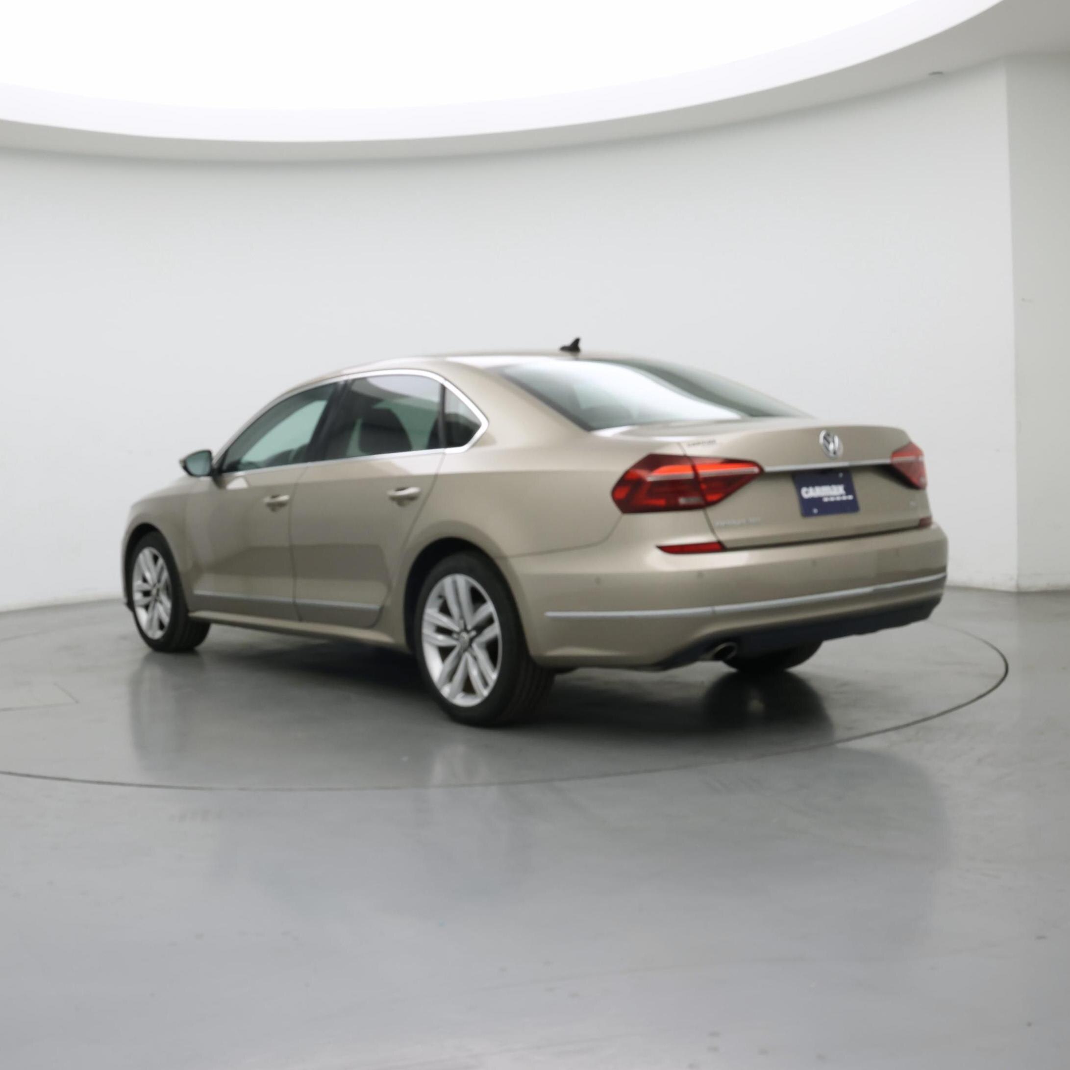 Thumbnail: 2017 Volkswagen Passat - 2