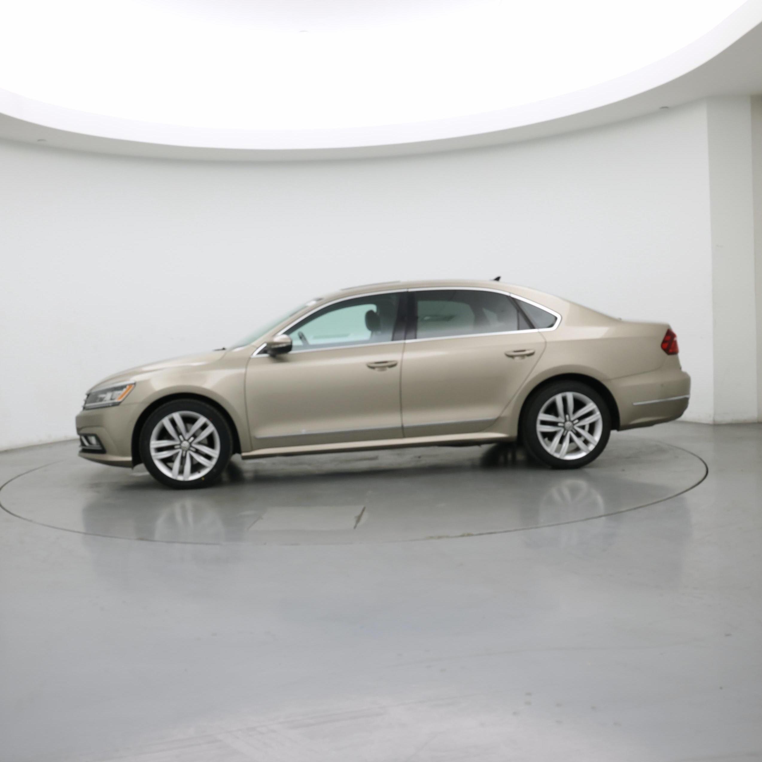 Thumbnail: 2017 Volkswagen Passat - 3