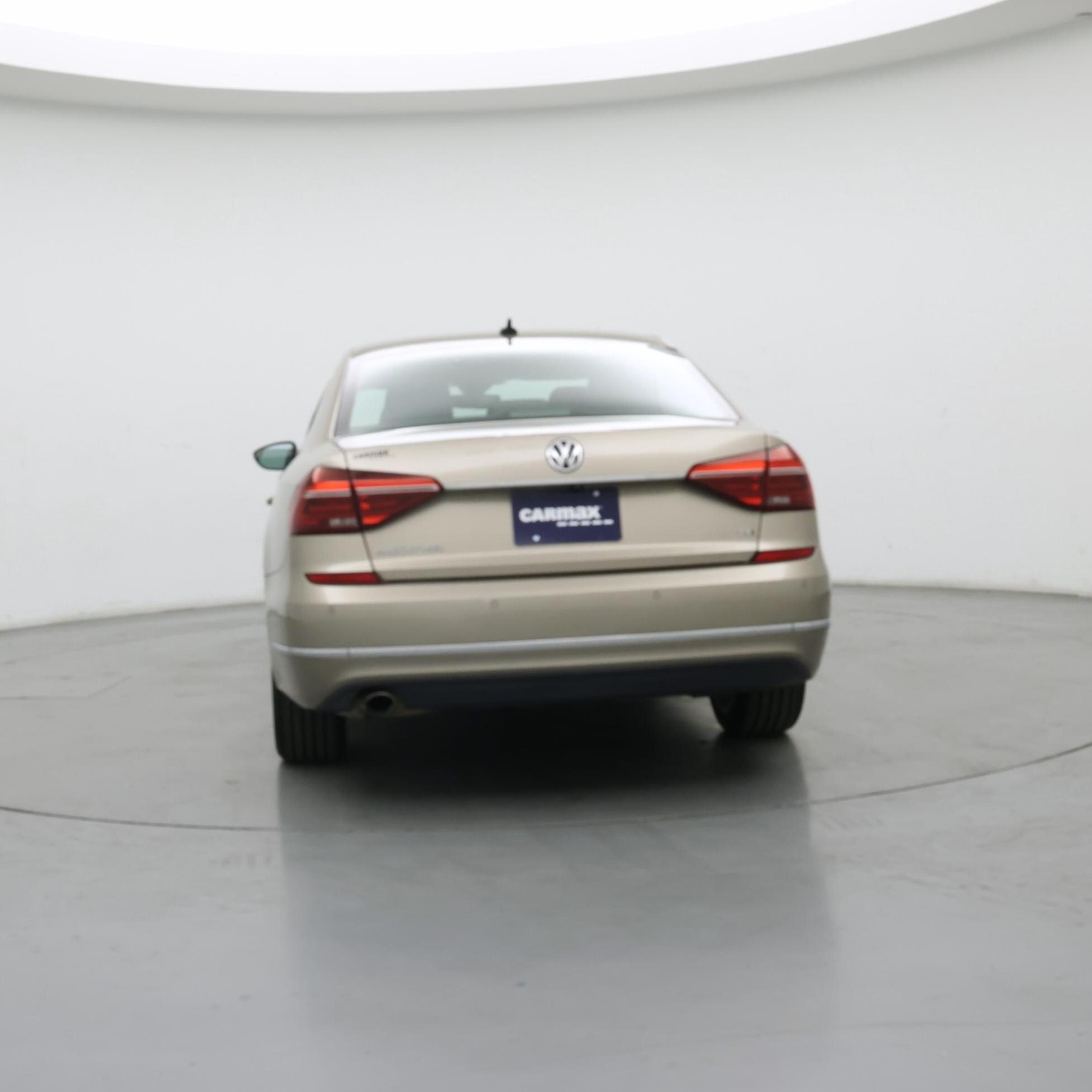 Thumbnail: 2017 Volkswagen Passat - 6