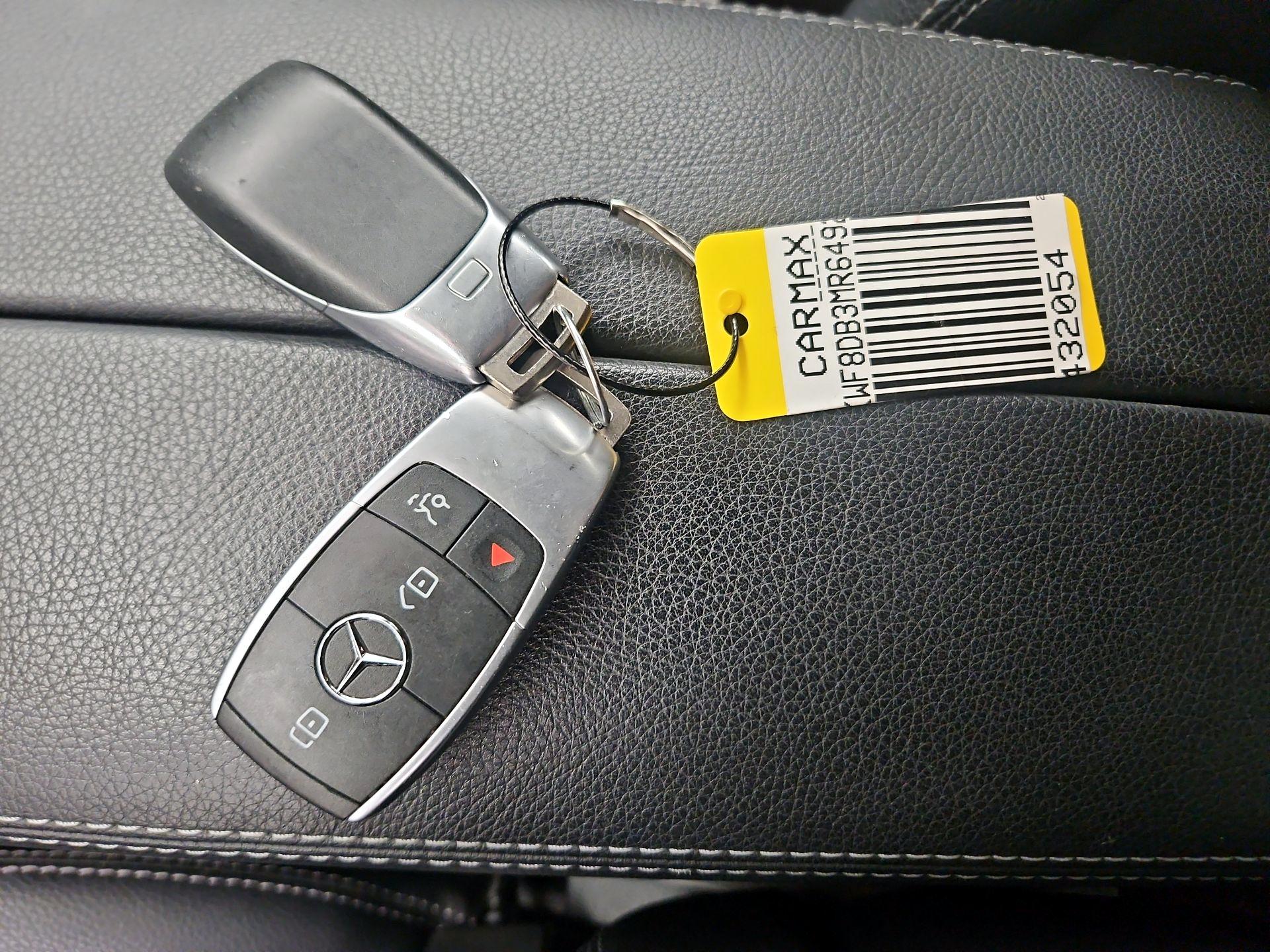 Thumbnail: 2021 Mercedes-Benz C-Class - 20