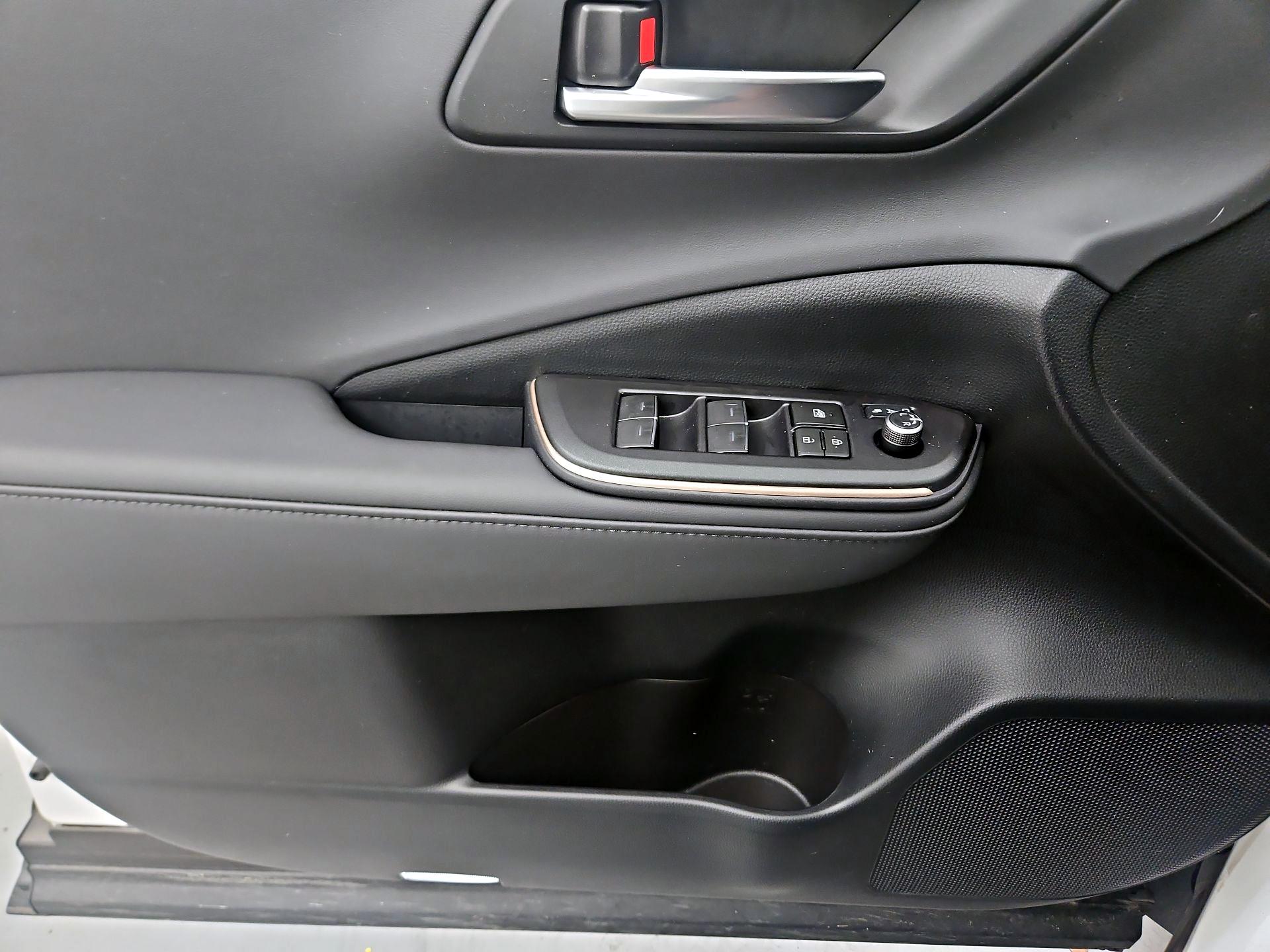 Thumbnail: 2023 Toyota Crown - 12