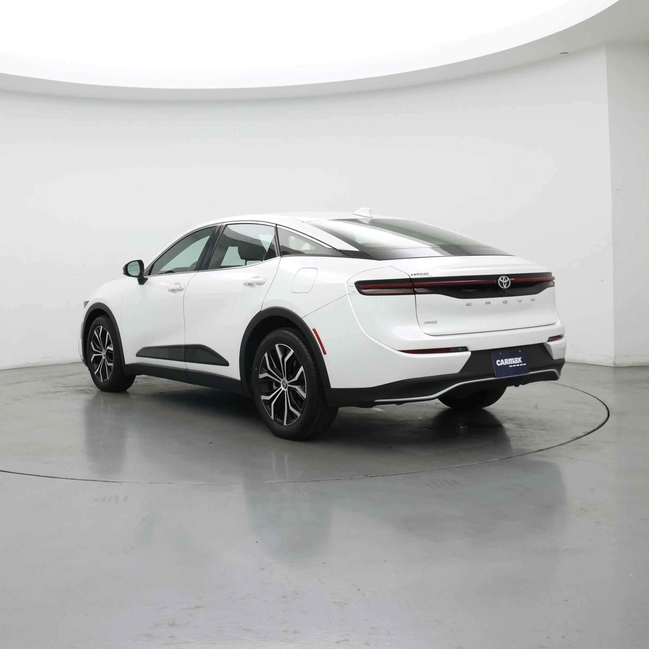 Thumbnail: 2023 Toyota Crown - 2