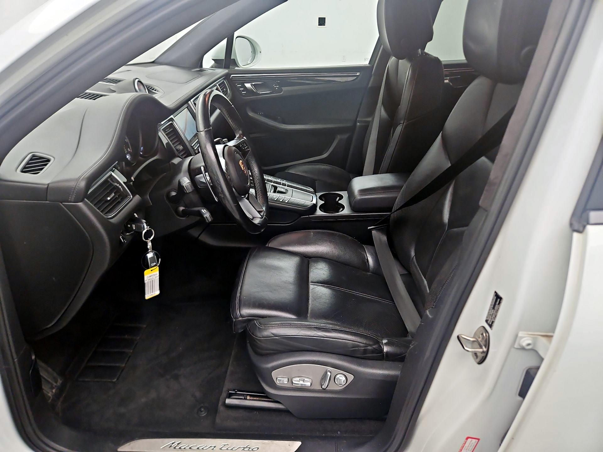 Thumbnail: 2016 Porsche Macan - 11