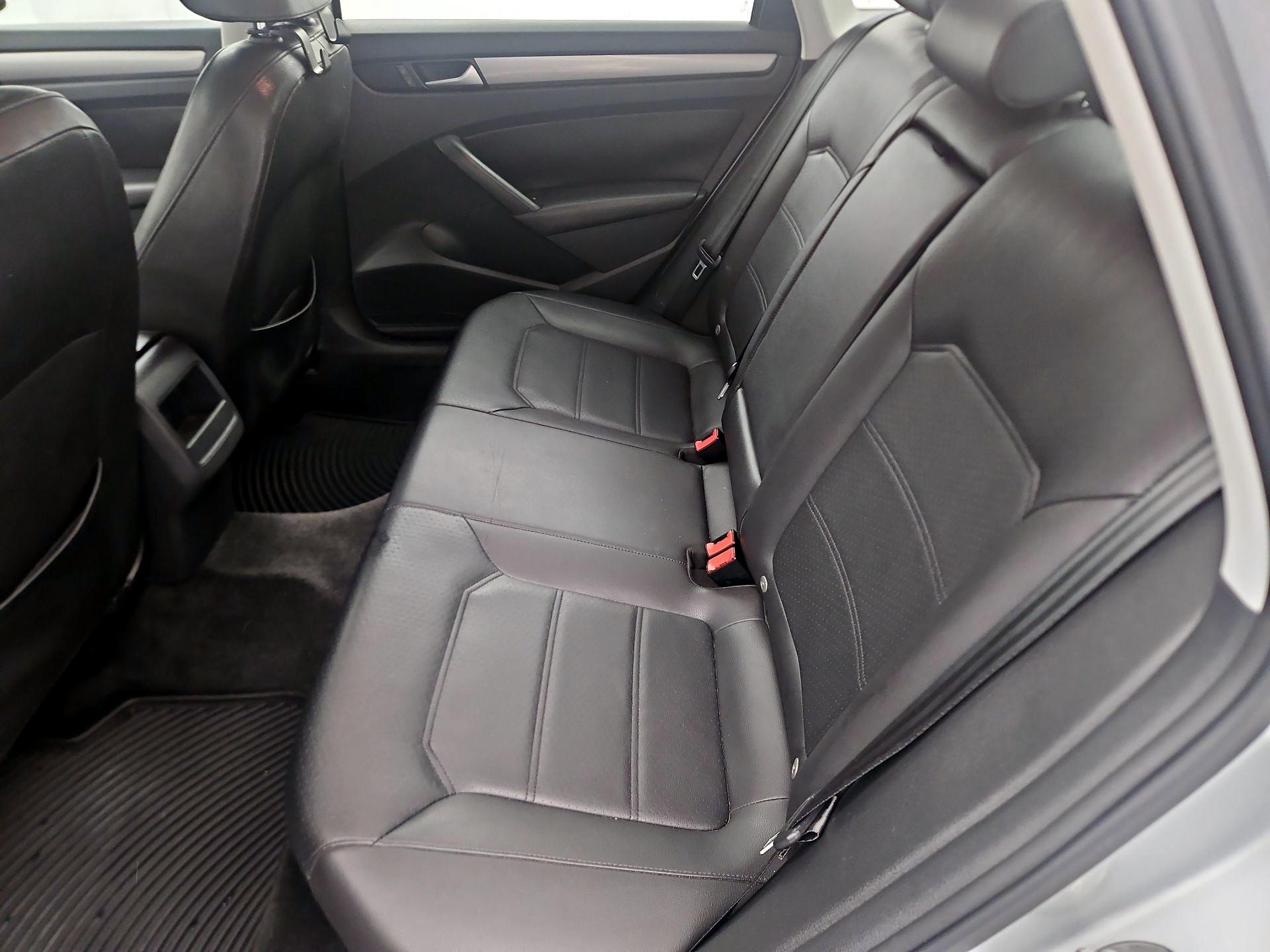 Thumbnail: 2015 Volkswagen Passat - 19