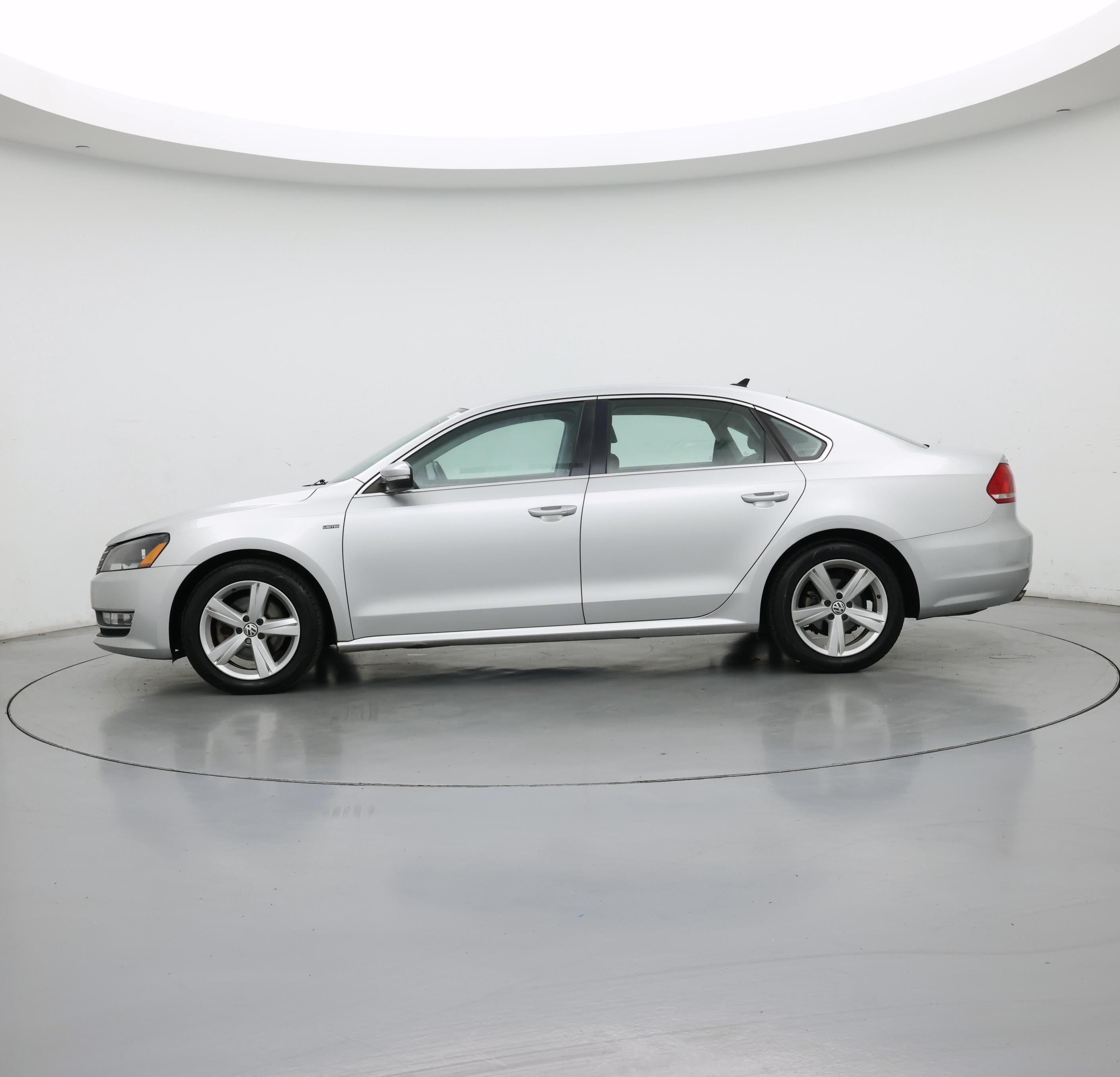 Thumbnail: 2015 Volkswagen Passat - 3