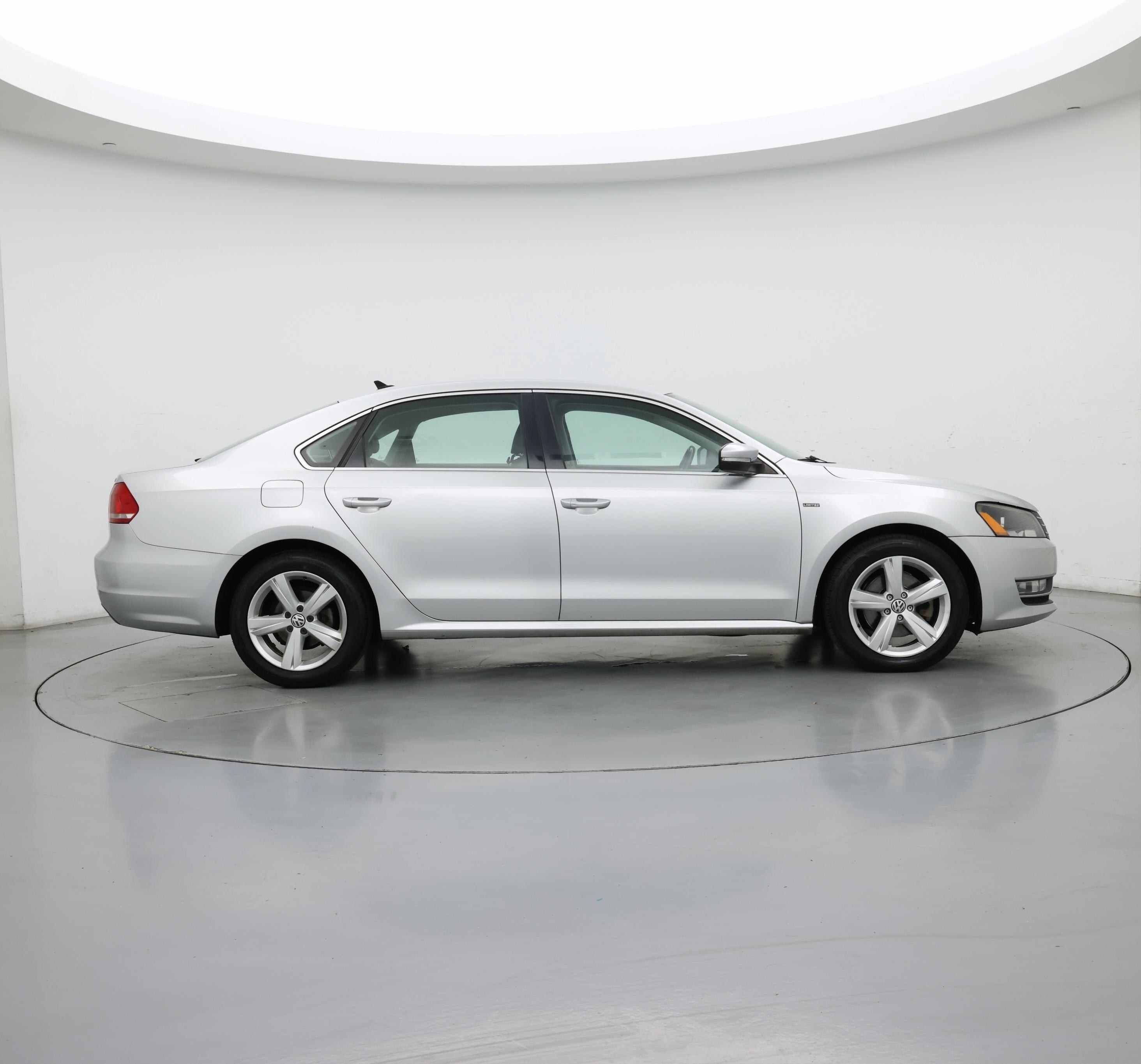 Thumbnail: 2015 Volkswagen Passat - 7