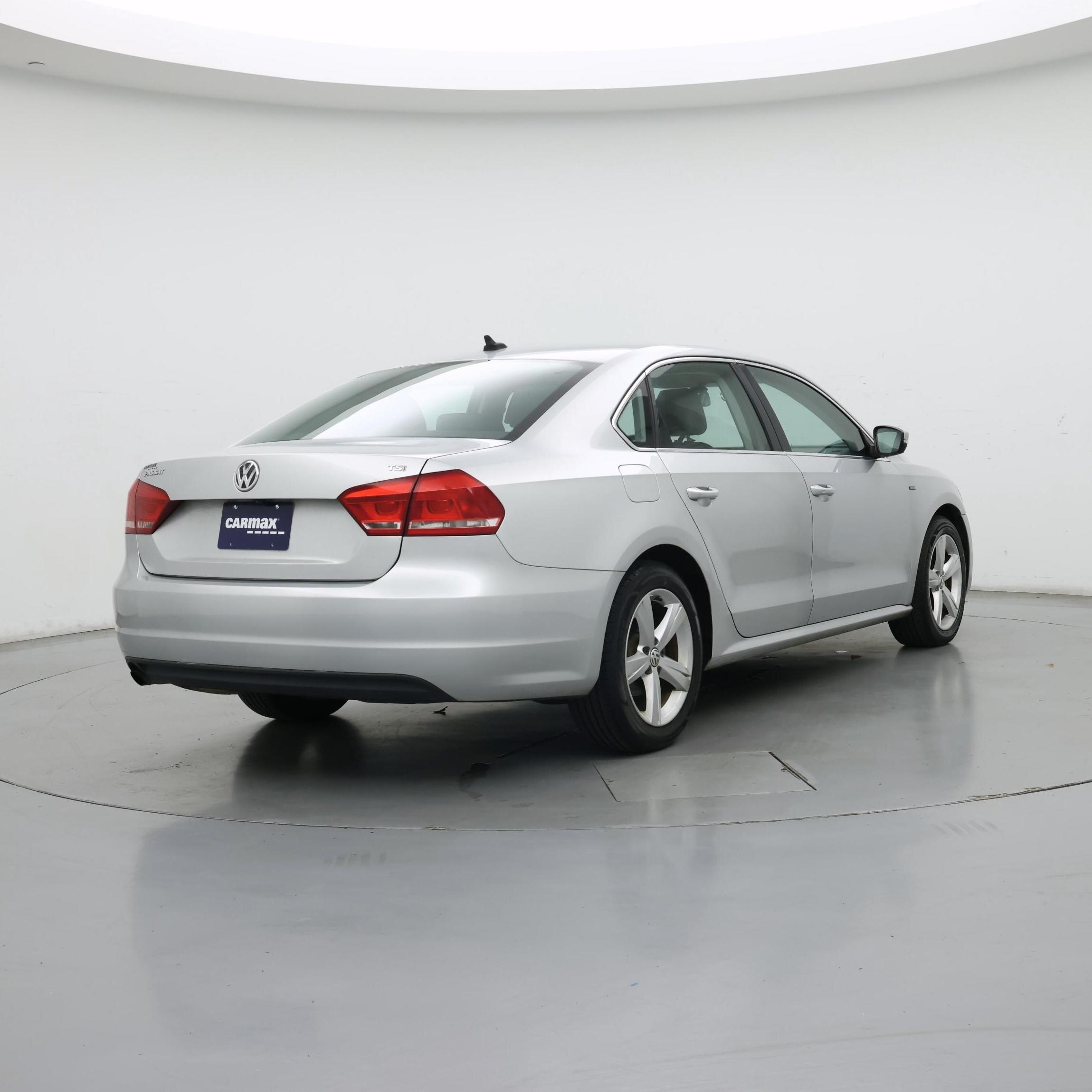 Thumbnail: 2015 Volkswagen Passat - 8