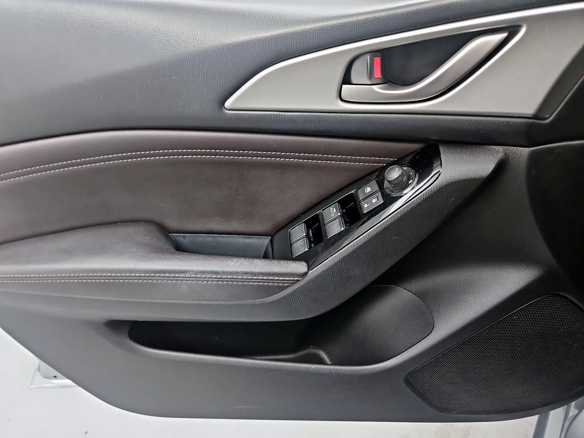 Thumbnail: 2017 Mazda Mazda3 - 12