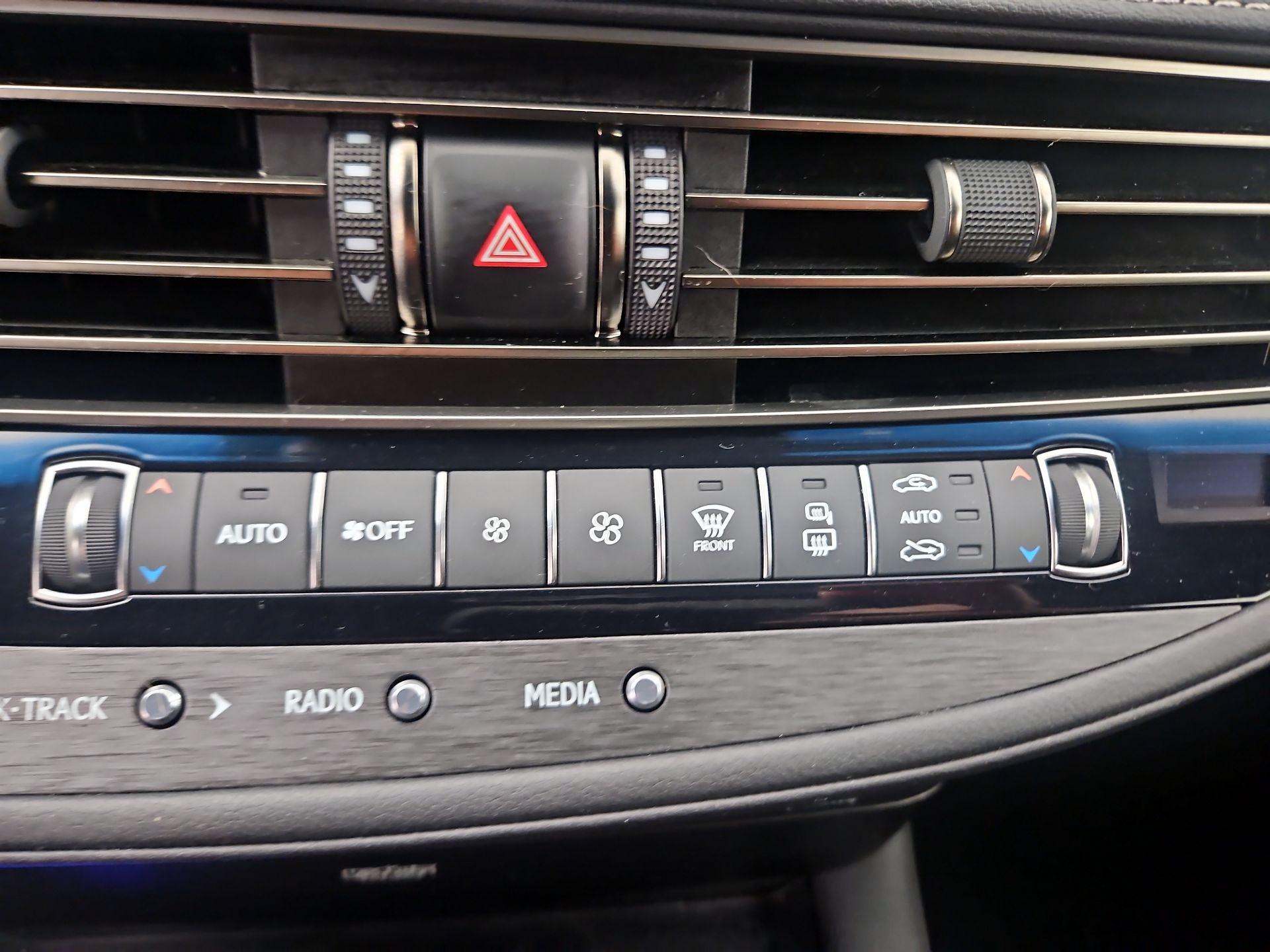 Thumbnail: 2018 Lexus LS - 16