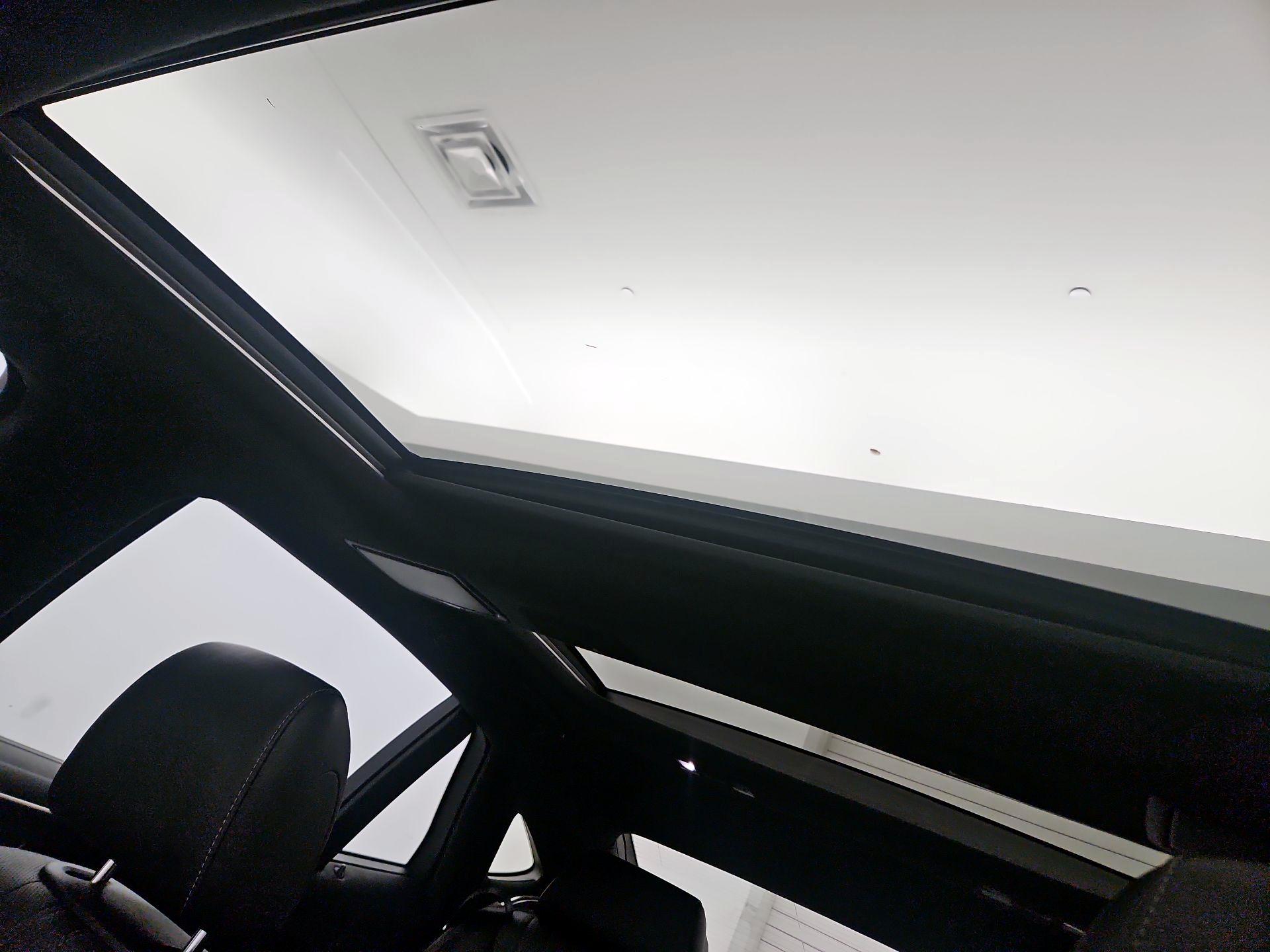 Thumbnail: 2018 Lexus LS - 18