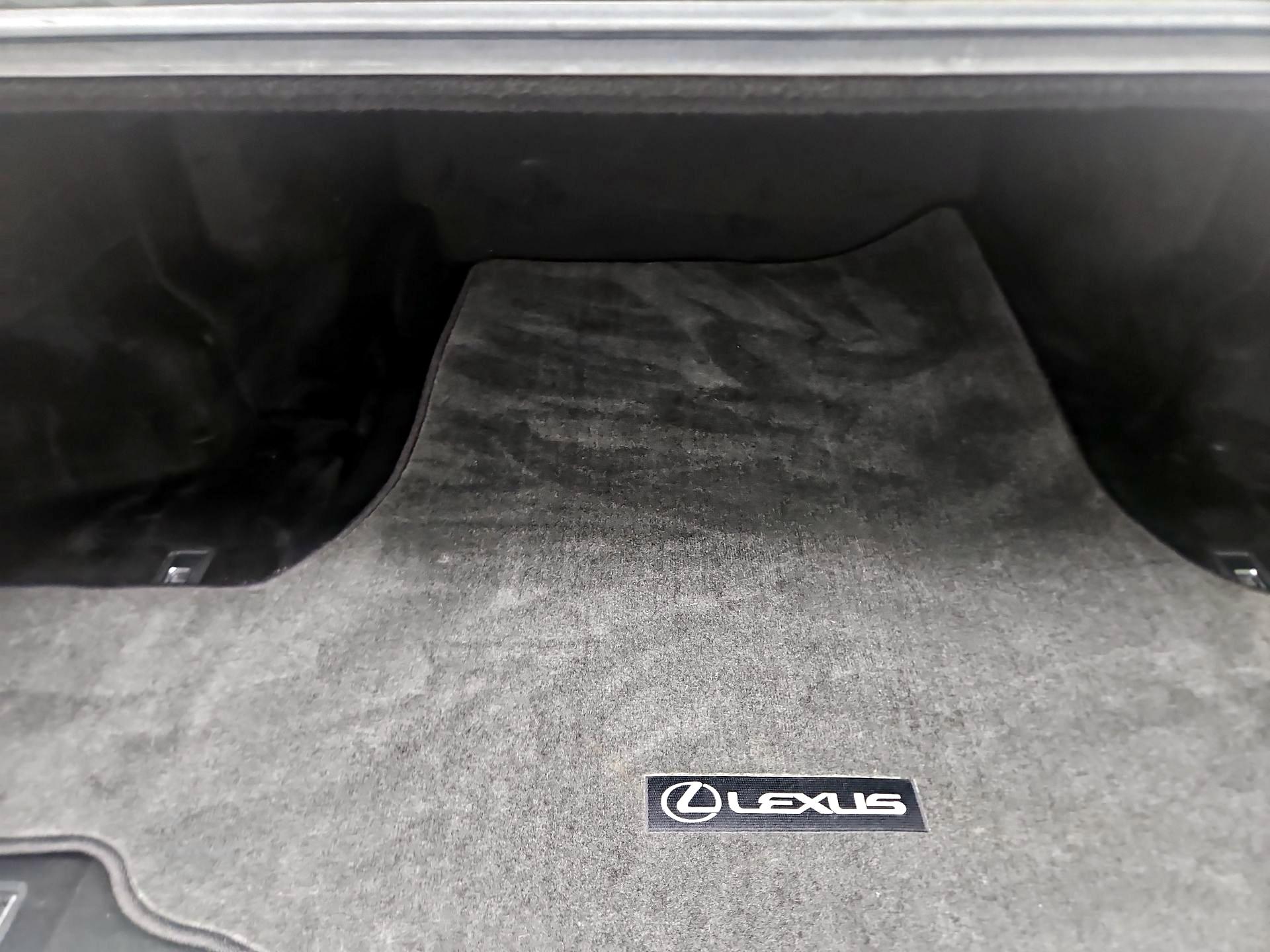 Thumbnail: 2018 Lexus LS - 20