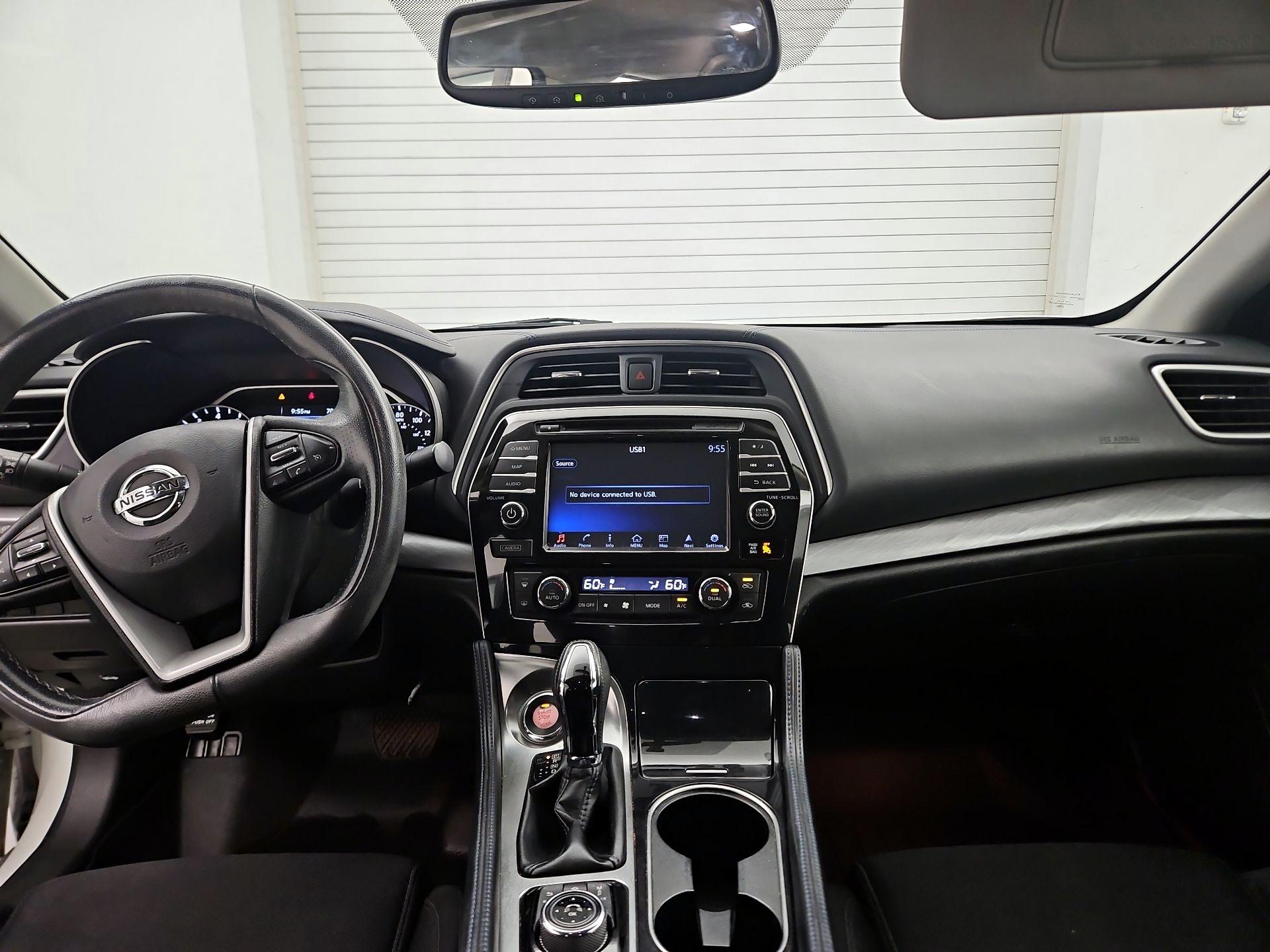 Thumbnail: 2017 Nissan Maxima - 9