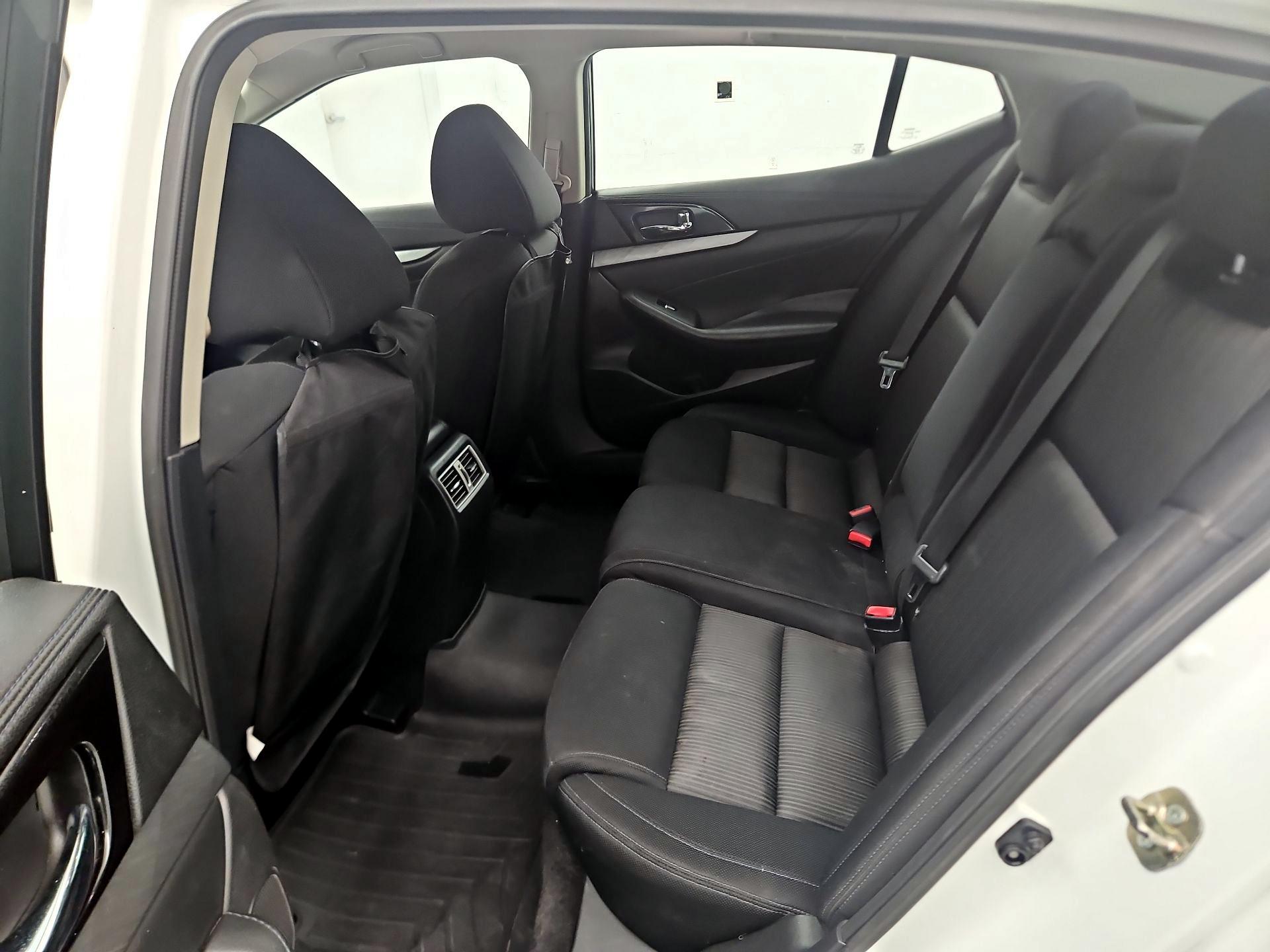 Thumbnail: 2017 Nissan Maxima - 16