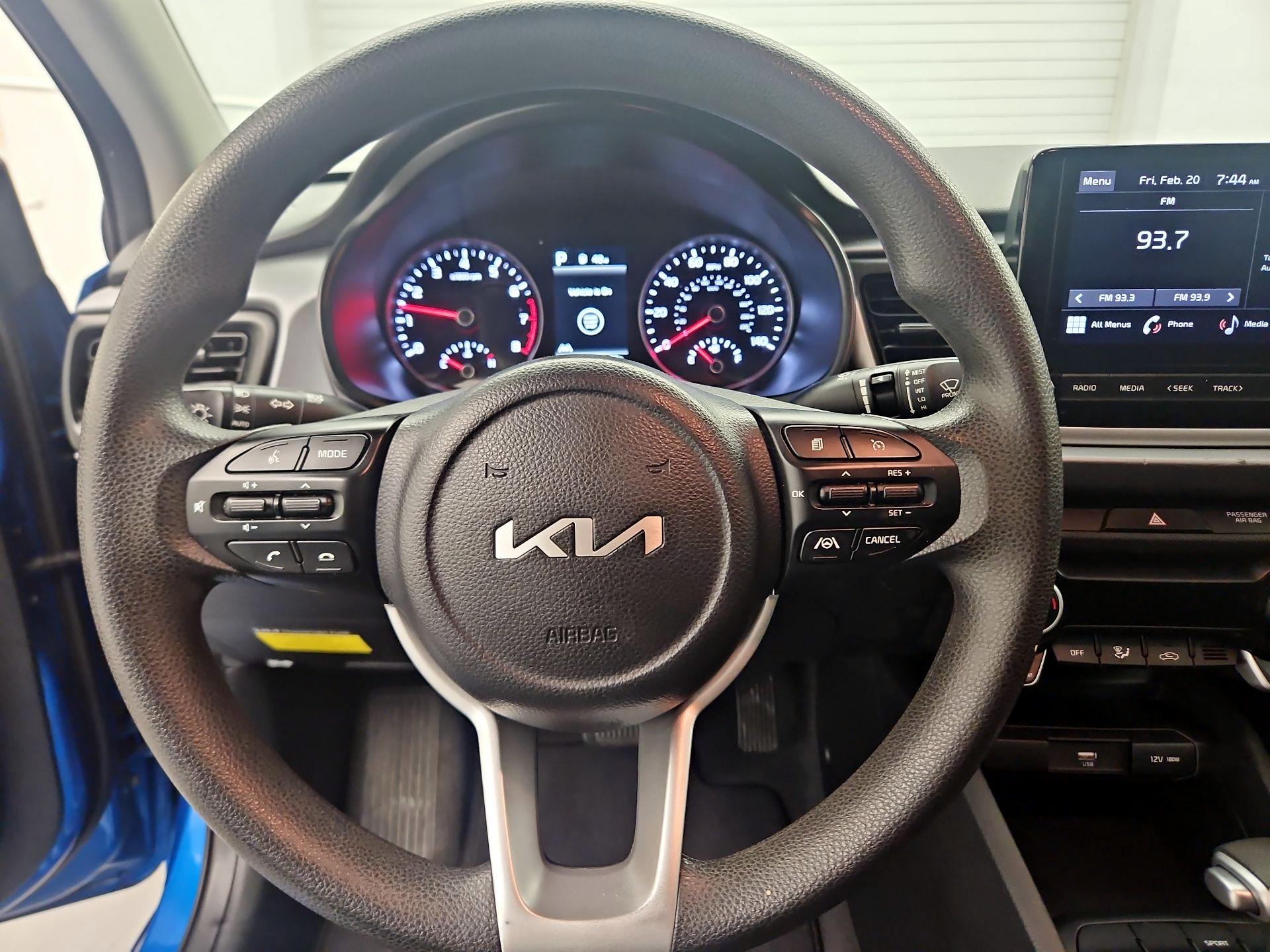 Thumbnail: 2023 Kia Rio - 10