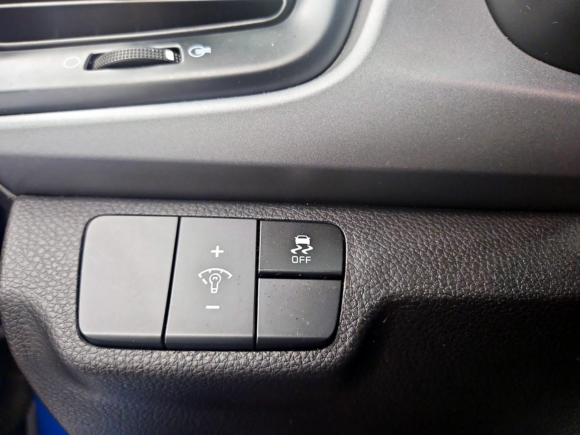 Thumbnail: 2023 Kia Rio - 13