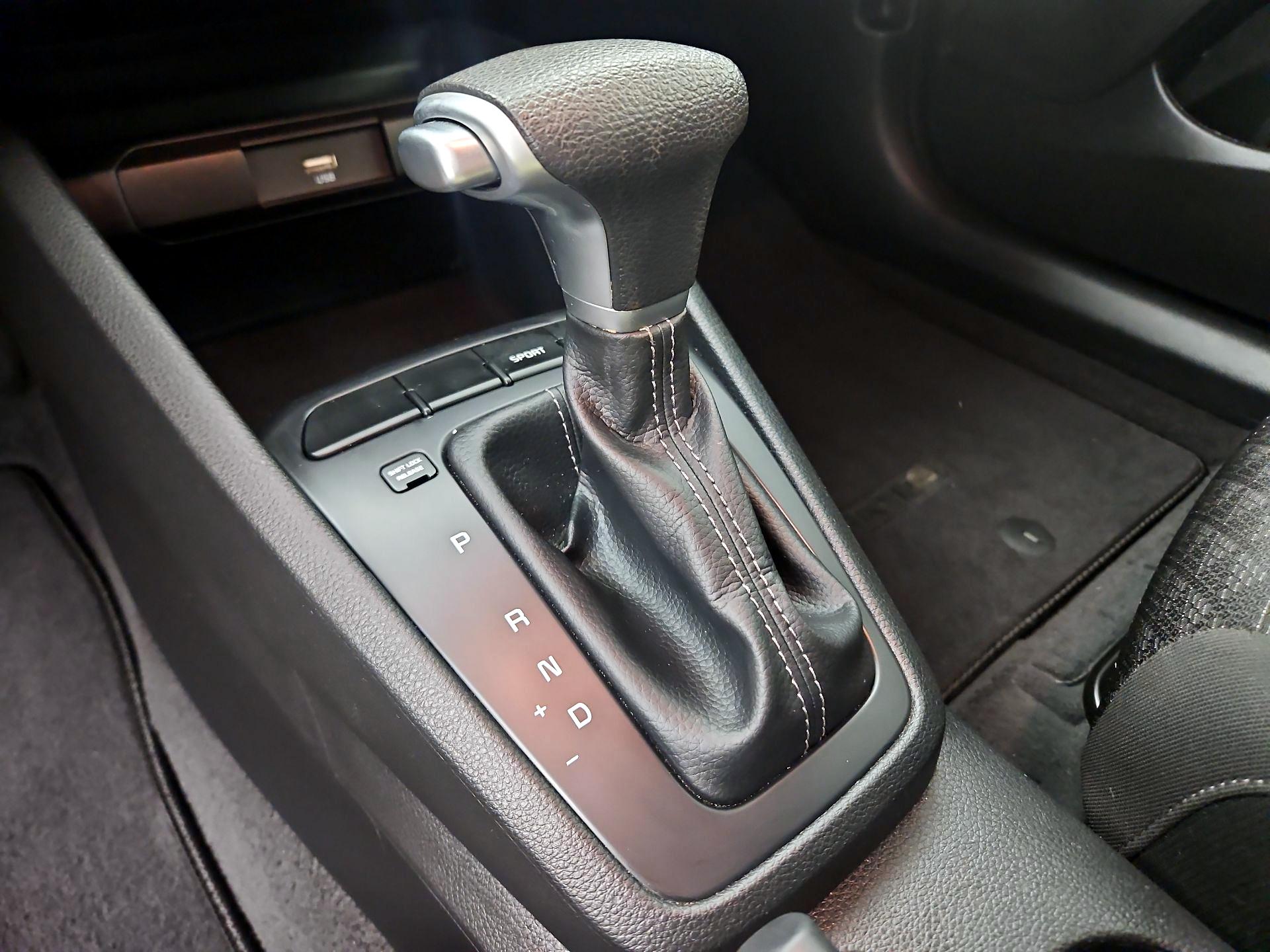 Thumbnail: 2023 Kia Rio - 17