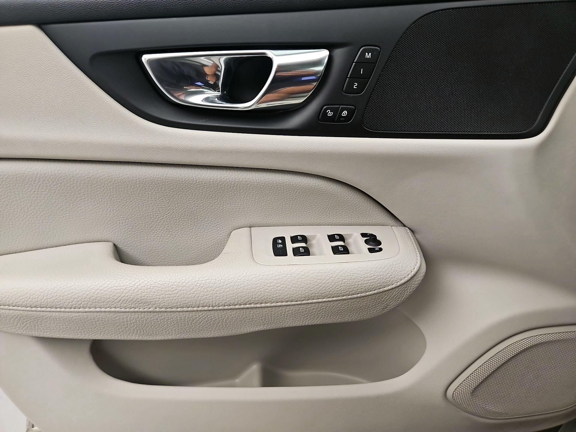 Thumbnail: 2020 Volvo S60 - 12