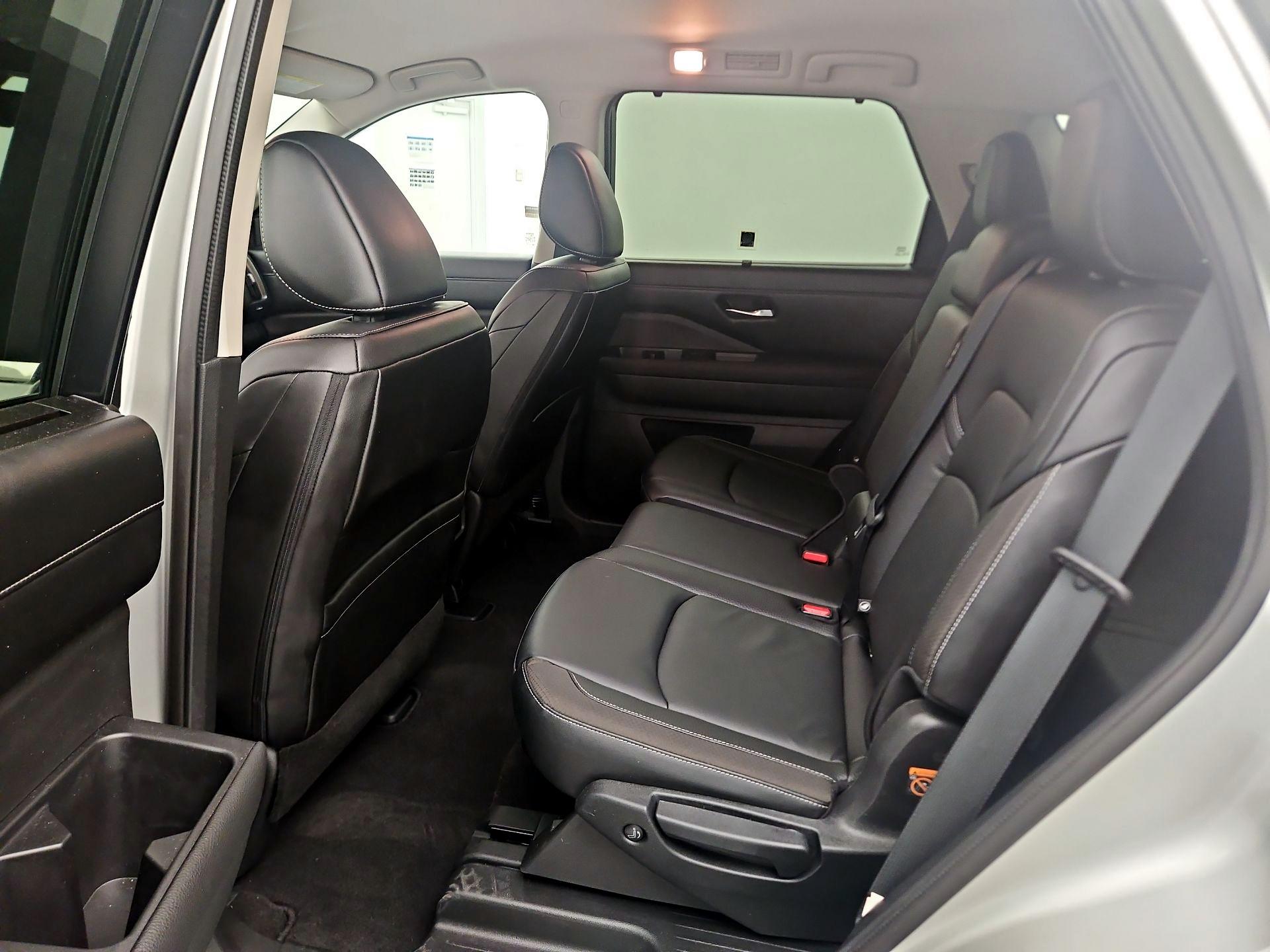 Thumbnail: 2023 Nissan Pathfinder - 19