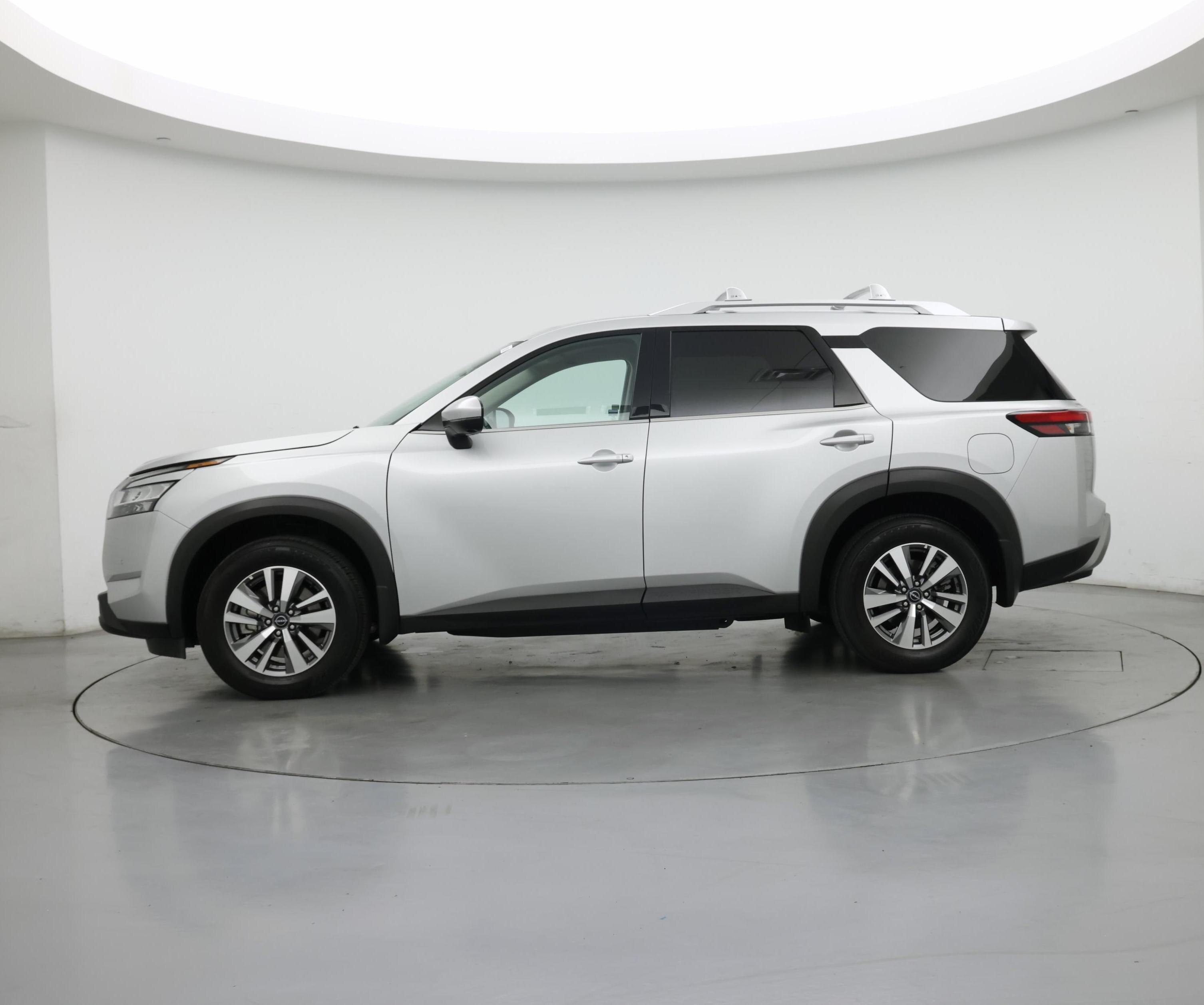 Thumbnail: 2023 Nissan Pathfinder - 3