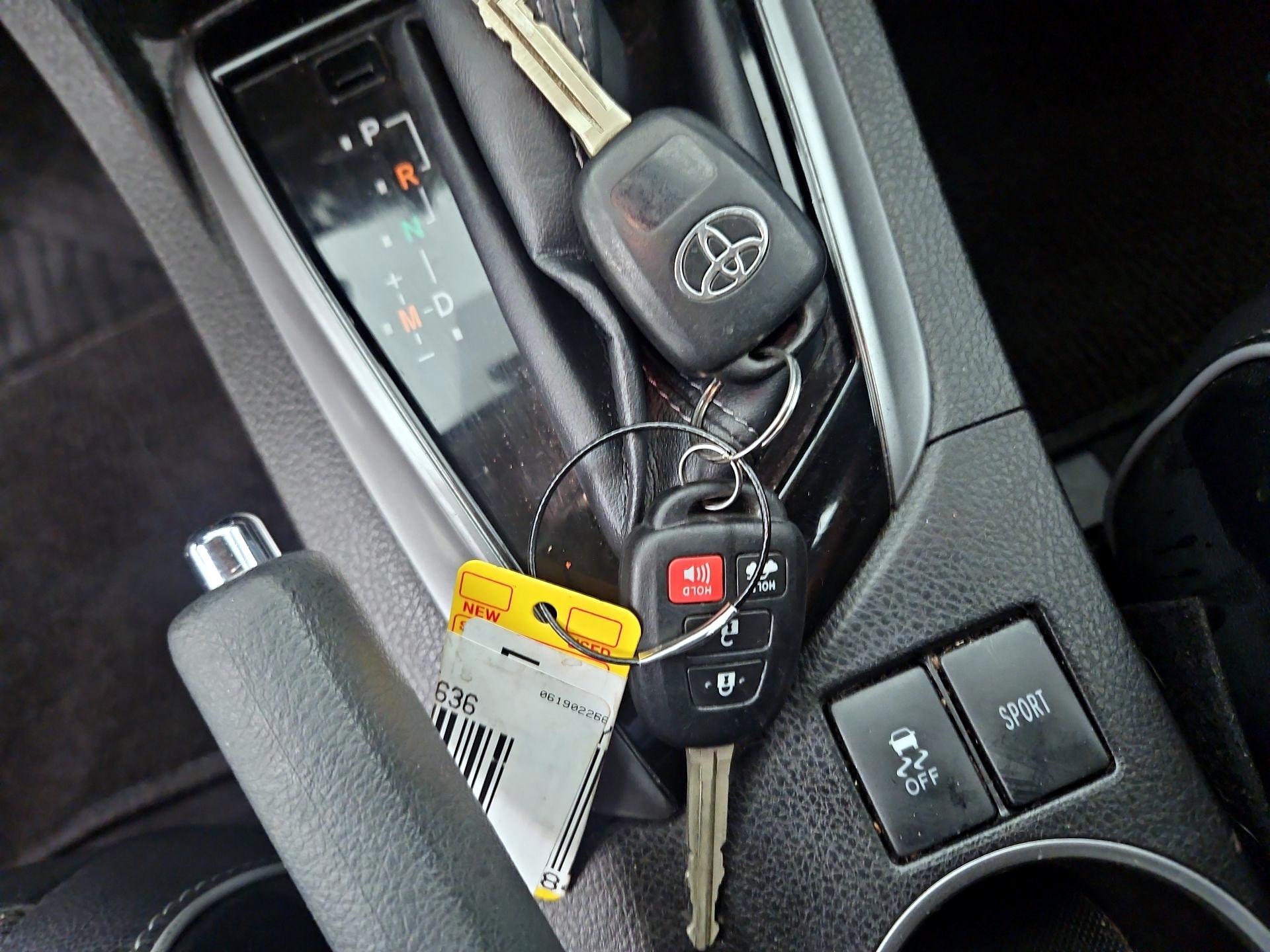 Thumbnail: 2015 Toyota Corolla - 20