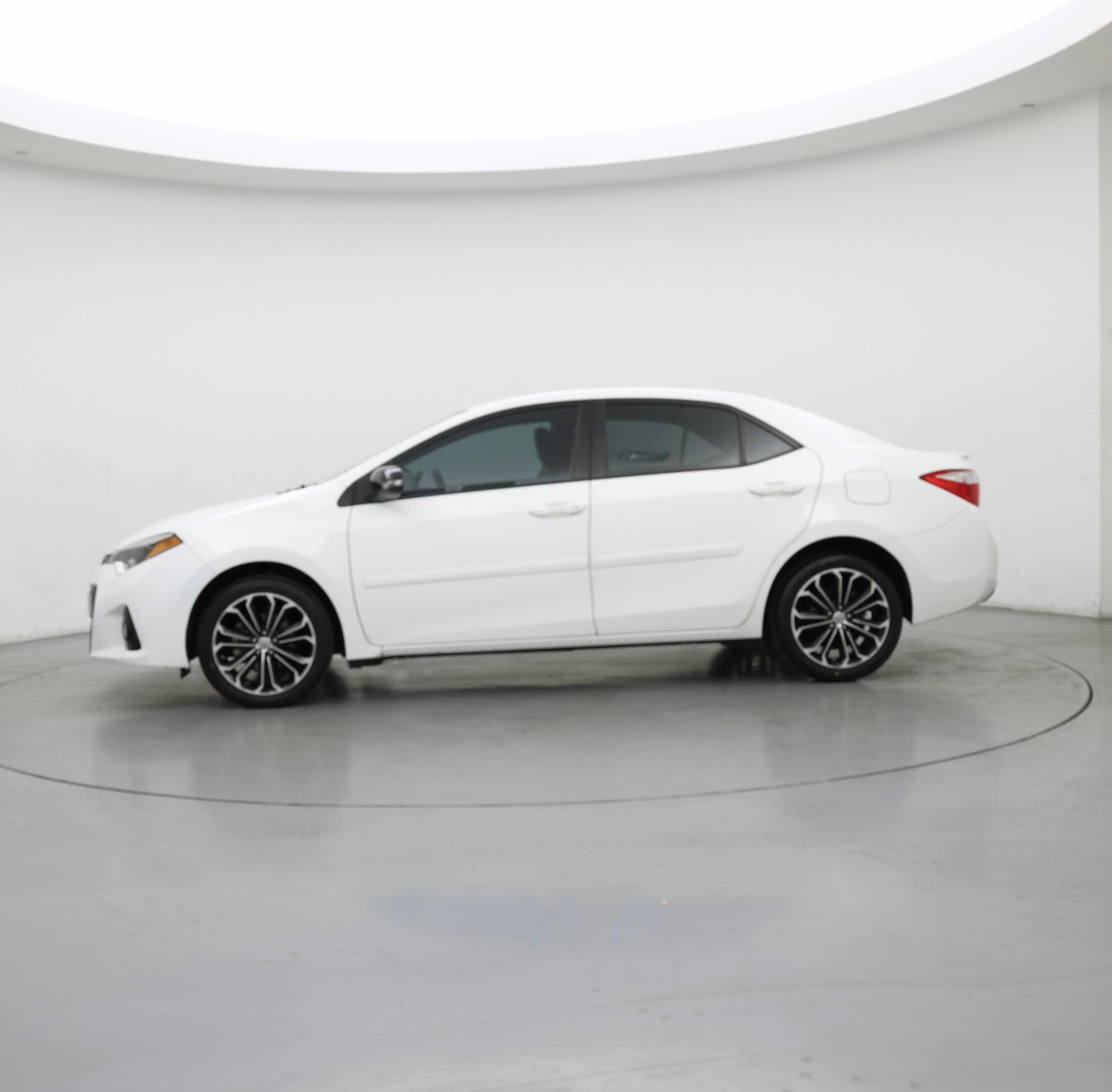 Thumbnail: 2015 Toyota Corolla - 3