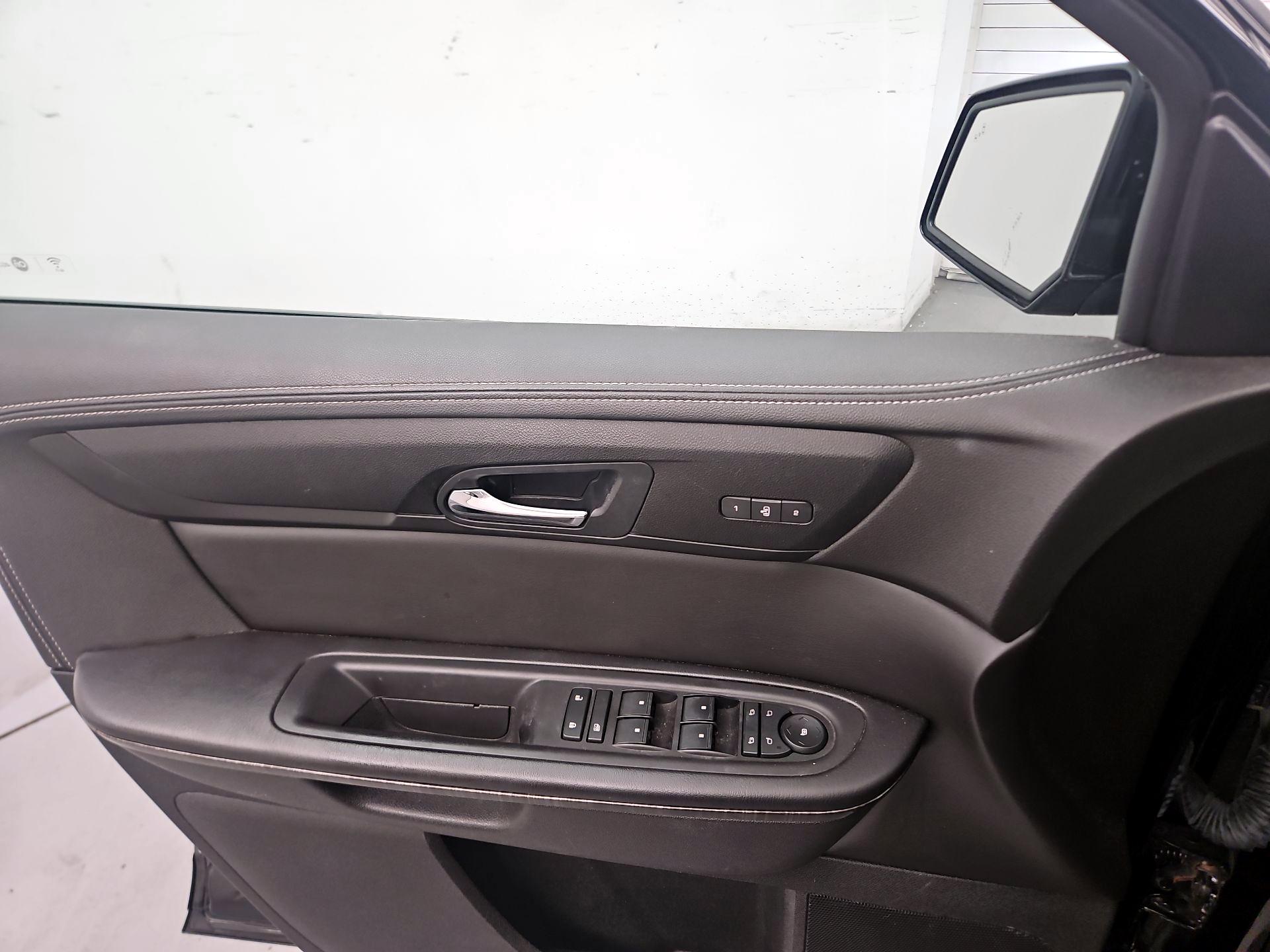 Thumbnail: 2017 GMC Acadia - 12