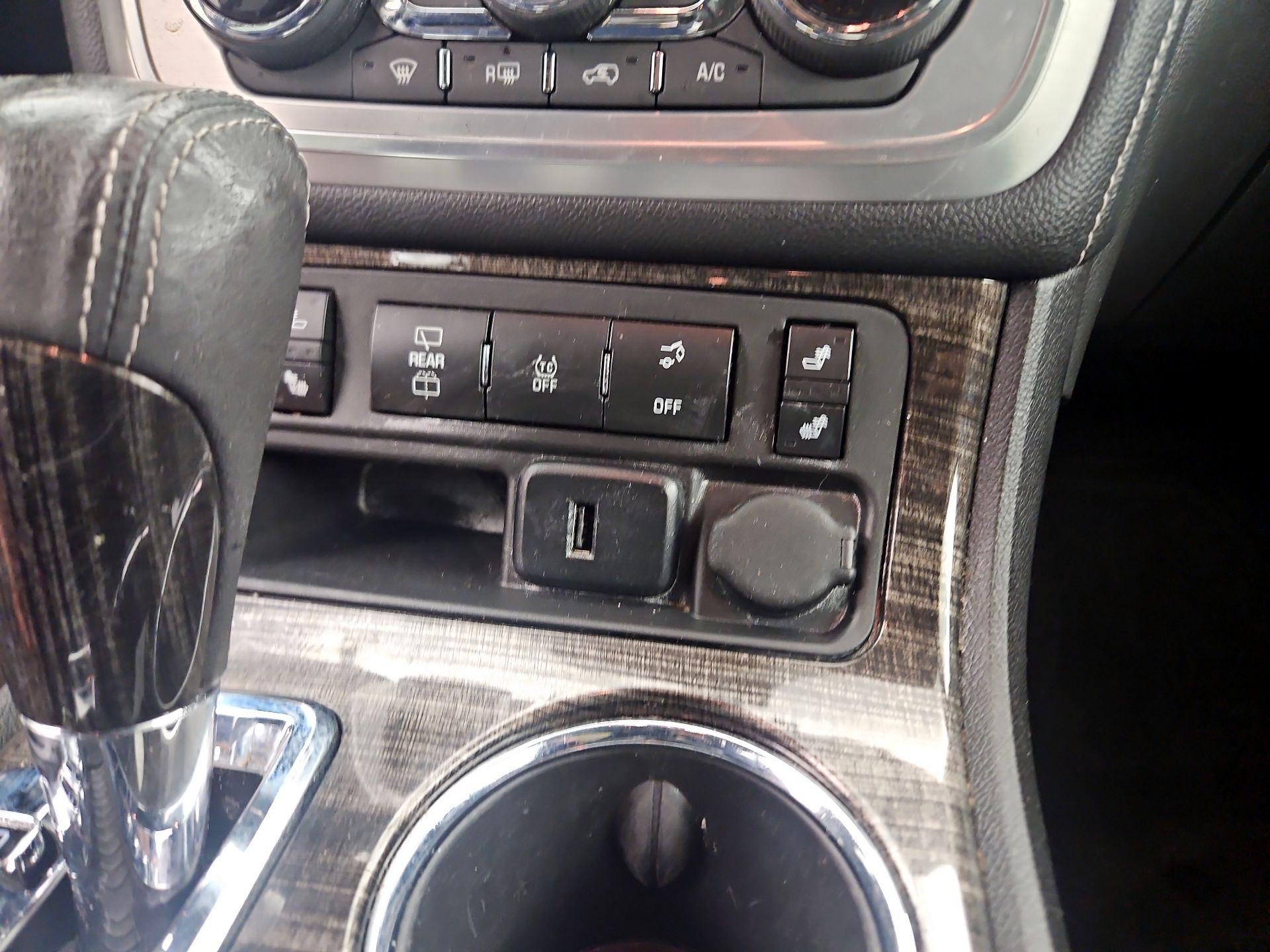 Thumbnail: 2017 GMC Acadia - 19