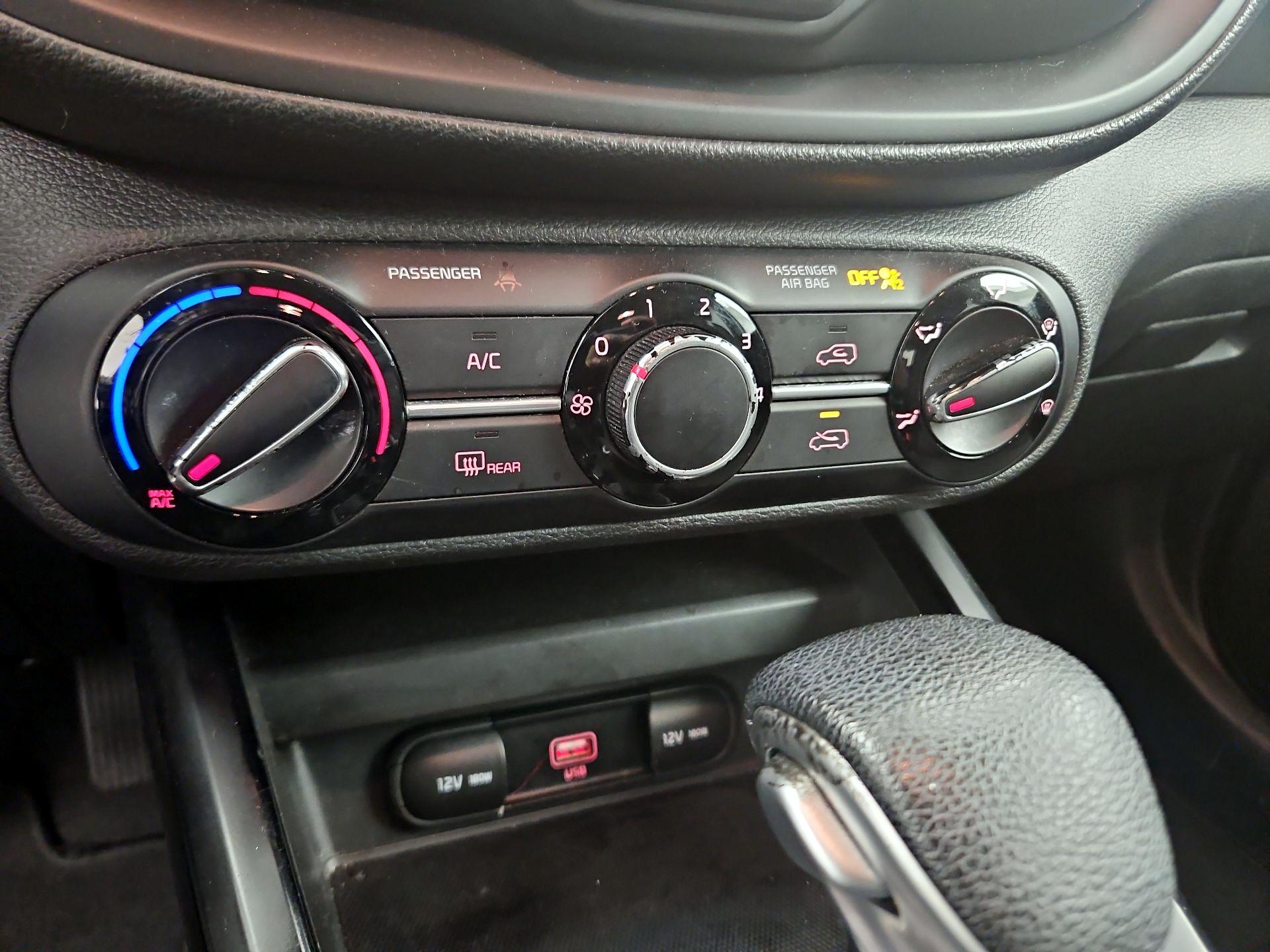 Thumbnail: 2020 Kia Soul - 16